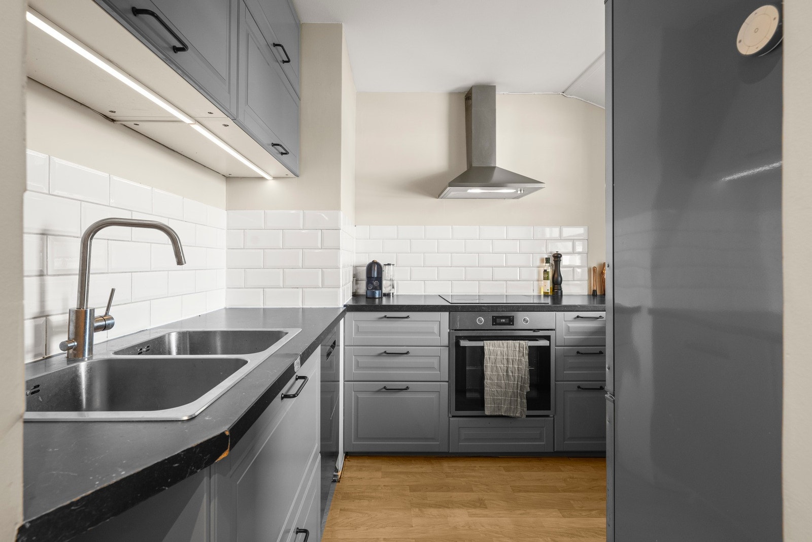 God skap- og benkeplass. Galleribilde