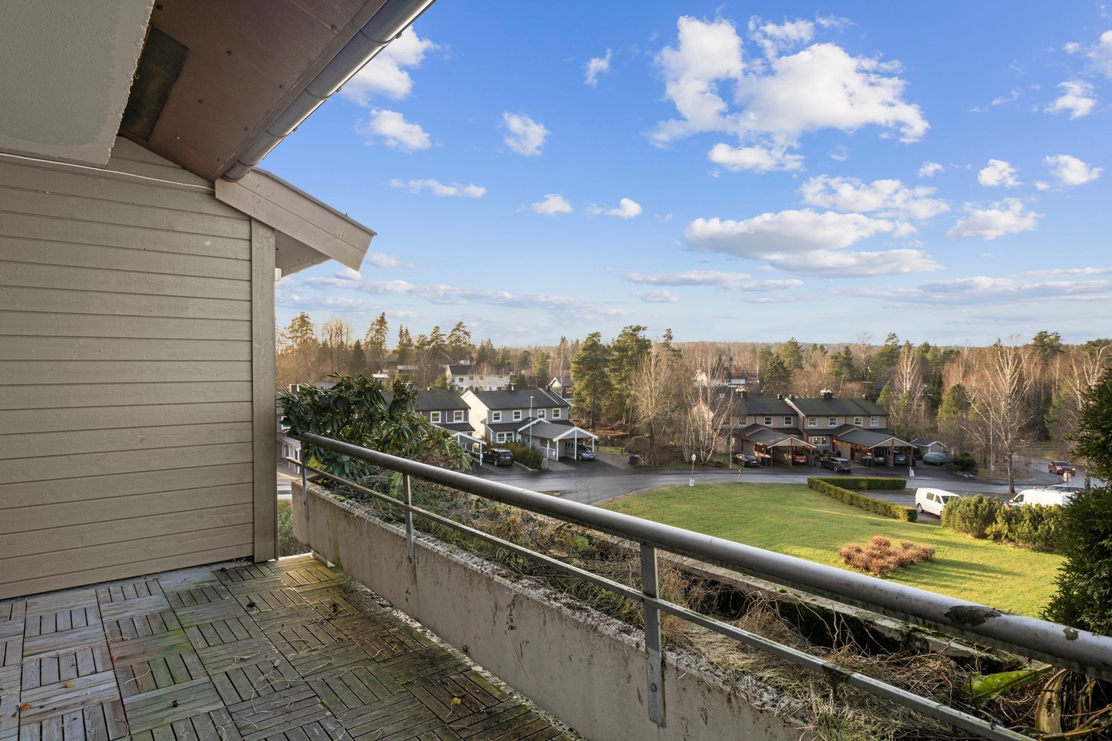 Vestvendt balkong som byr på sol fra ettermiddag til kveld. Galleribilde