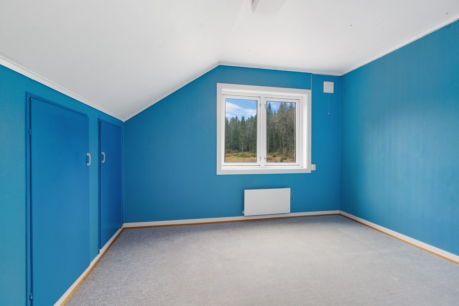 I andre etasje finnes hele 5 soverom og en stue. Galleribilde