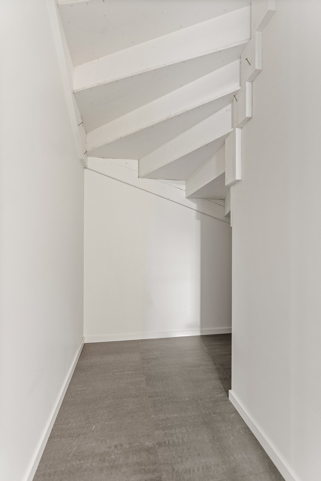 Bod under trapp Galleribilde