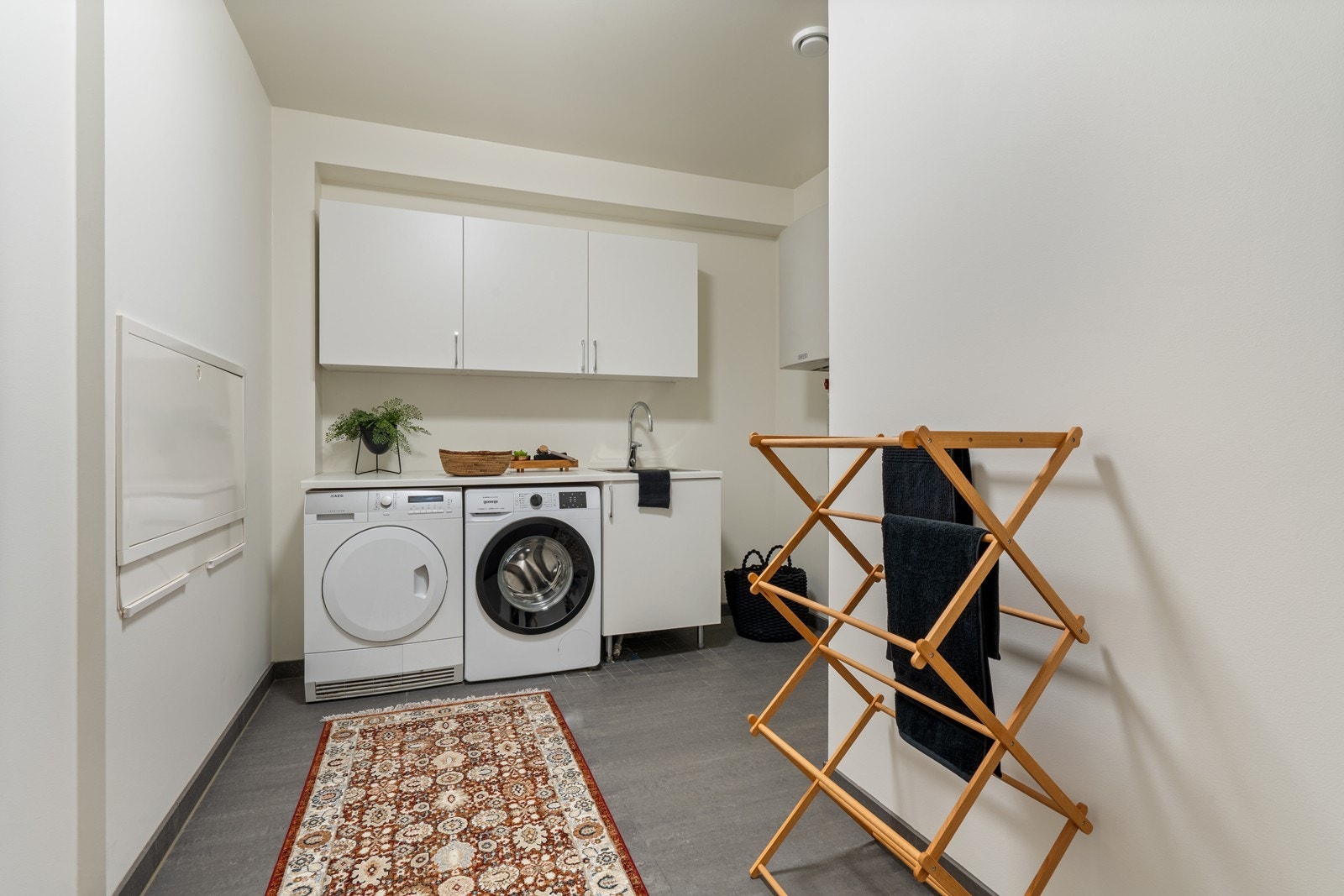 Vaskerom Galleribilde