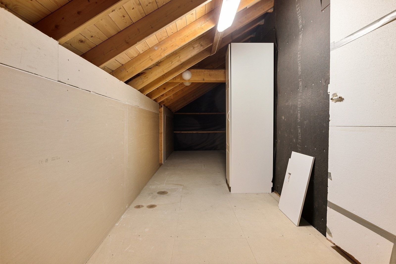 Bod på loft. Inngang via hovedbad. Galleribilde