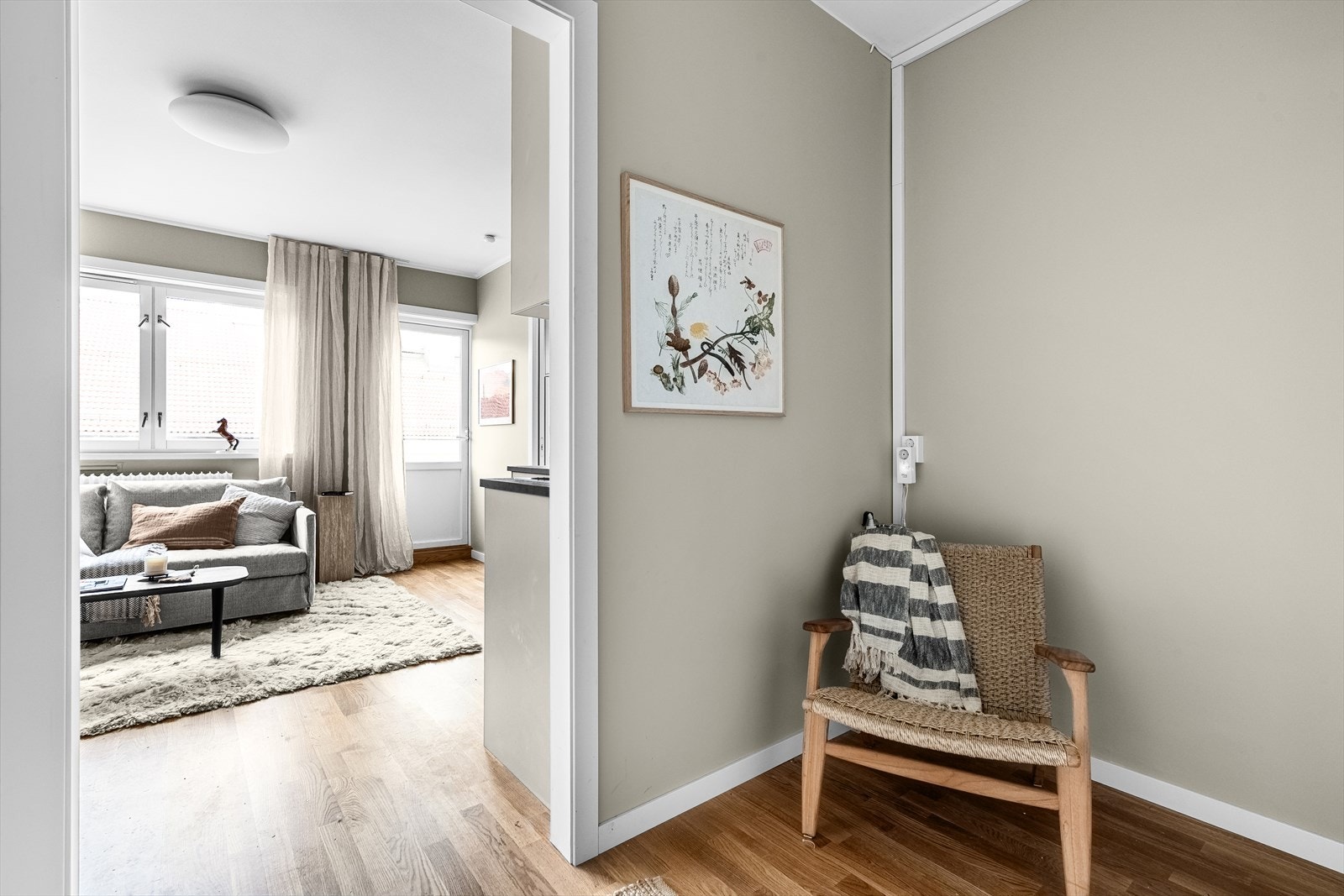 Innbydende inngangsparti som skaper et godt førsteinntrykk av boligen. Galleribilde