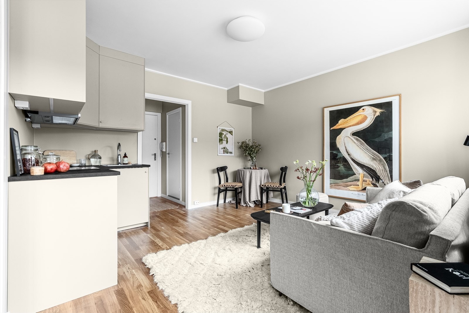 I stuen er det takhøyde på ca XX m. Galleribilde