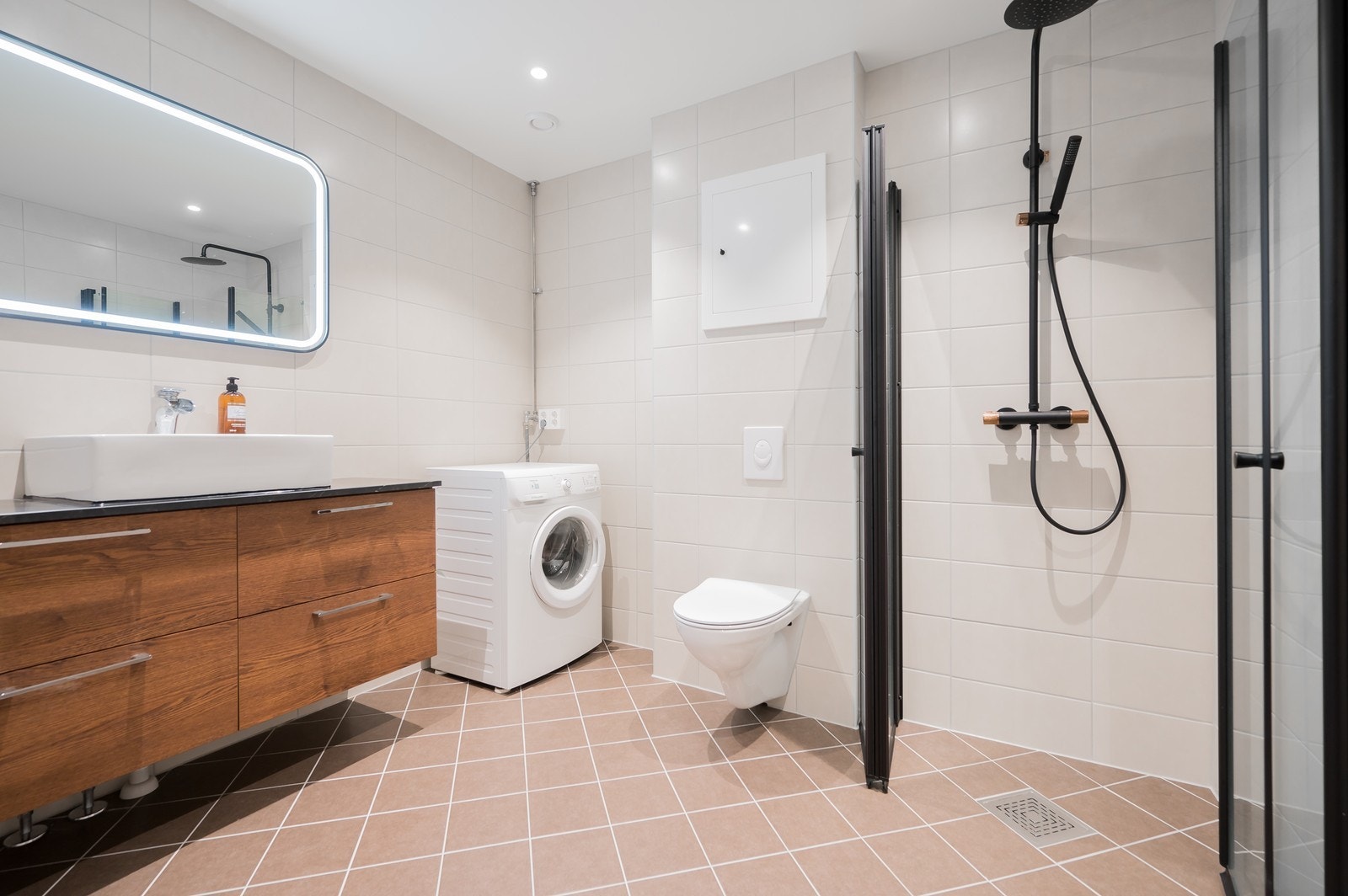 Pent flislagt baderom fra 2023. Galleribilde