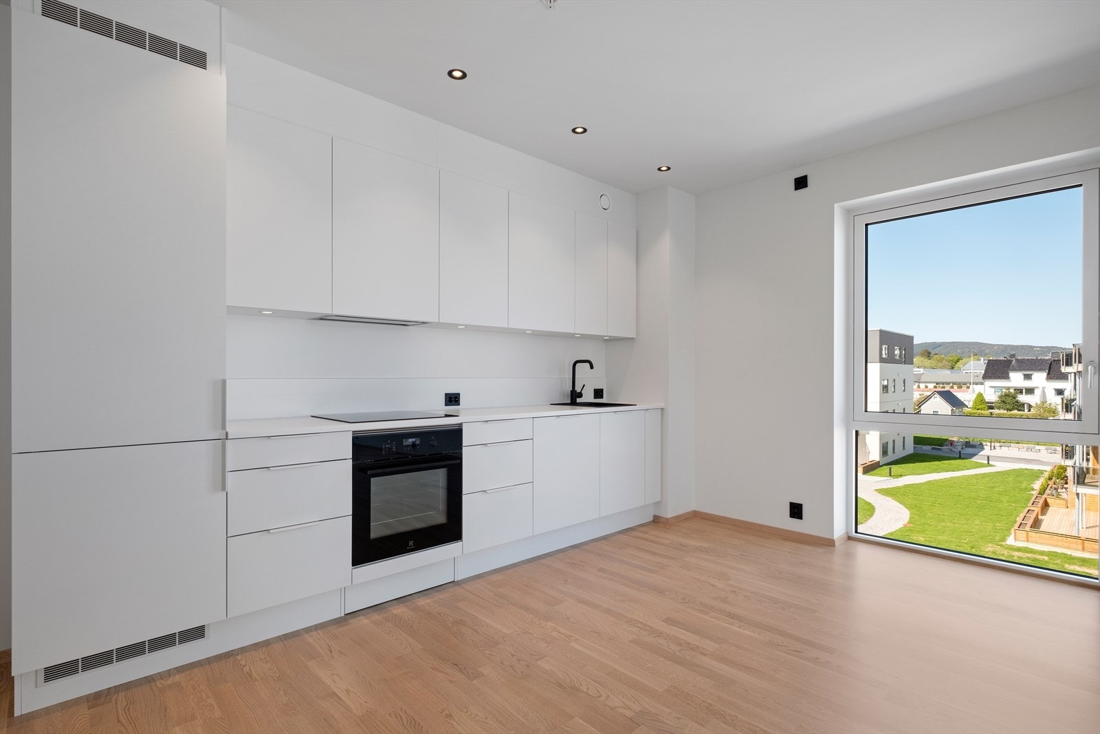 013_.jpg Galleribilde