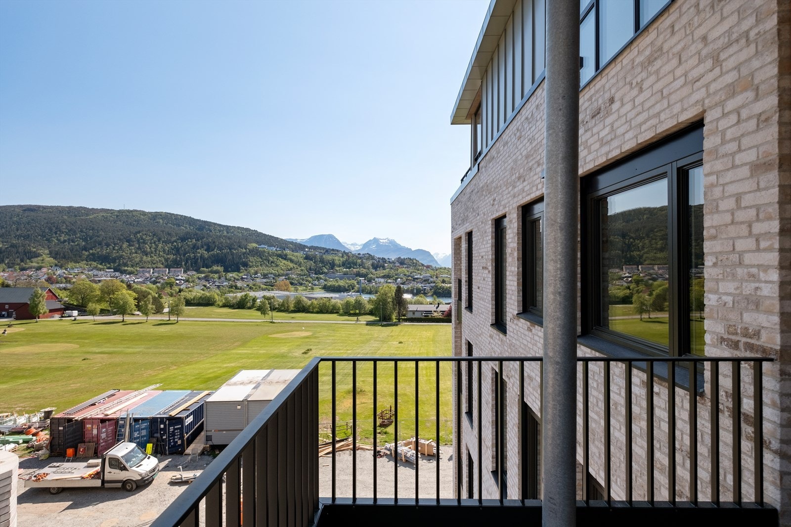 001_Velkommen til Daaetunet leilighet BH0401 - Presentert av Notar vEspen Johansen.jpg Galleribilde