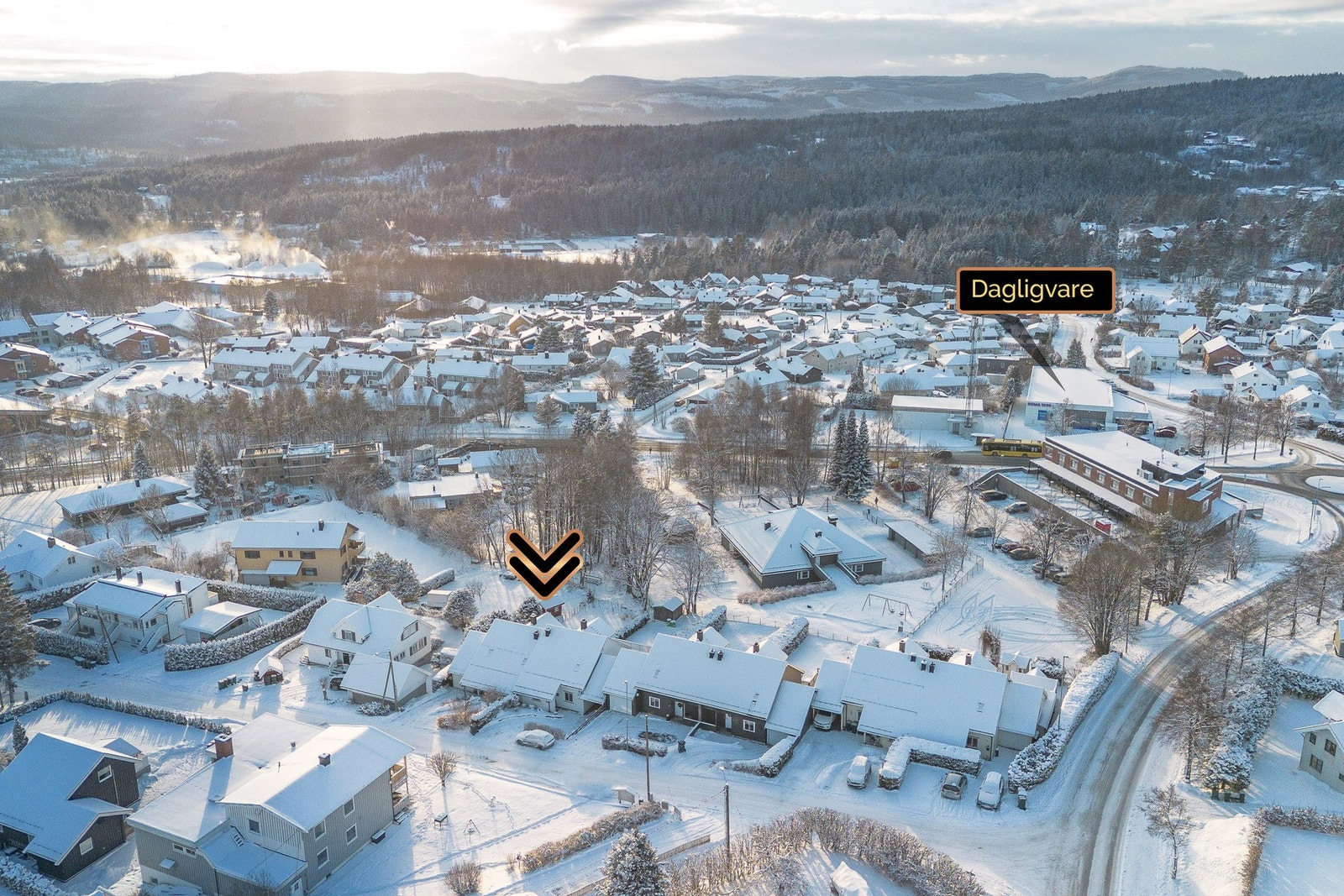 Det ligger flere matbutikker i kort gangavstand fra boligen, Rema1000, Meny og Kiwi. Galleribilde