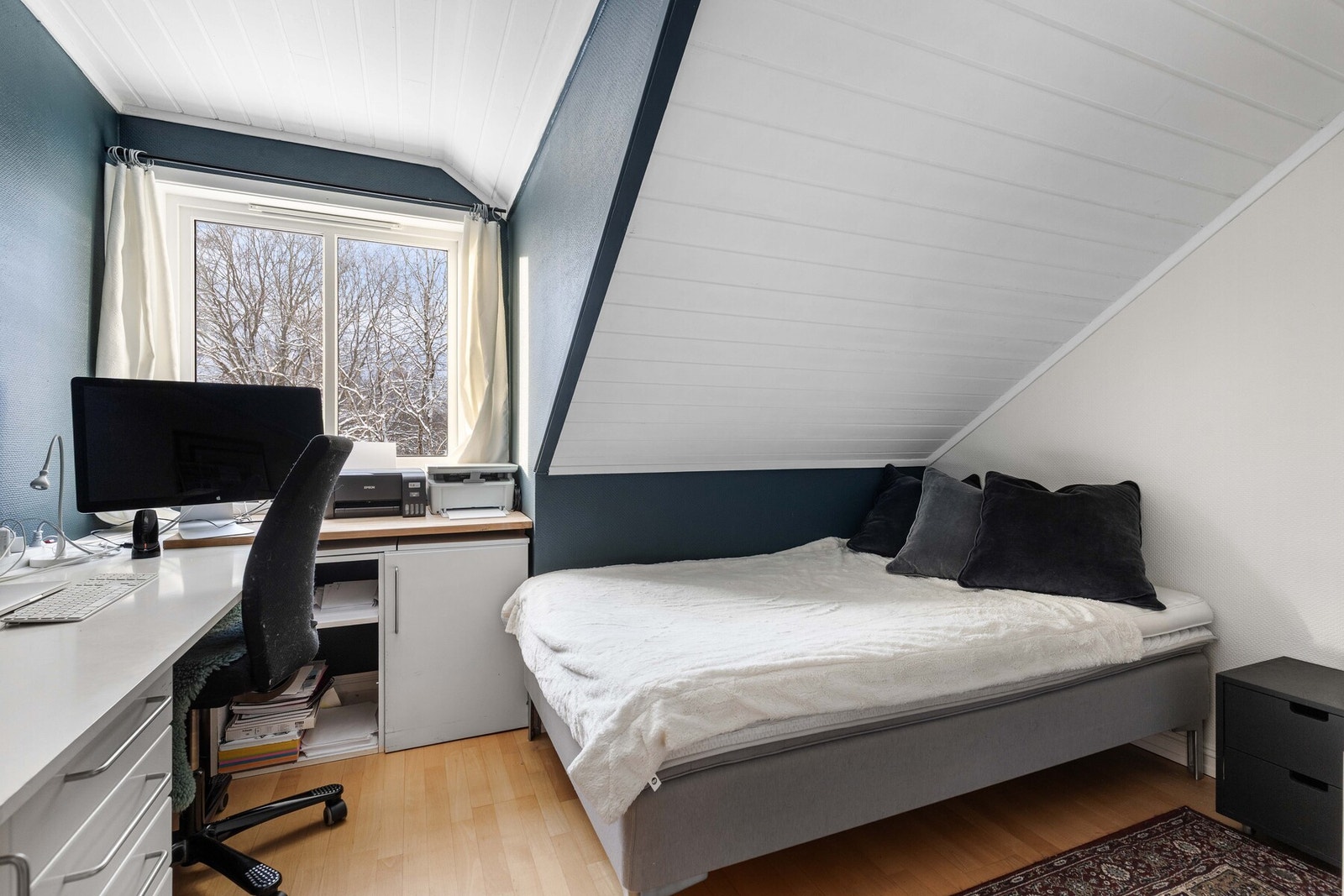 Soverom 2 med god plass til garderobeskap. Galleribilde