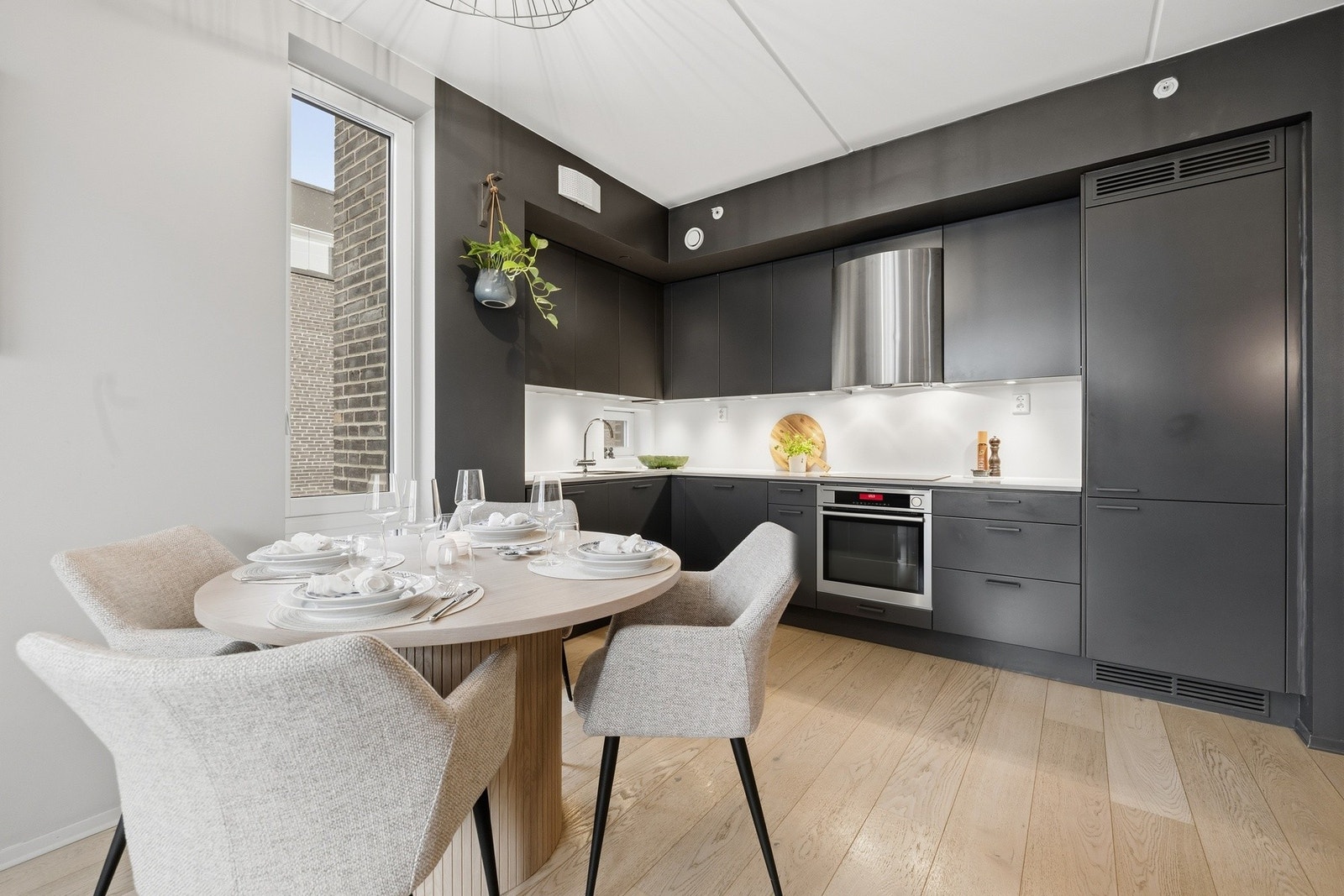 Ved stuedelen er det plass til en spisestuedel. Galleribilde