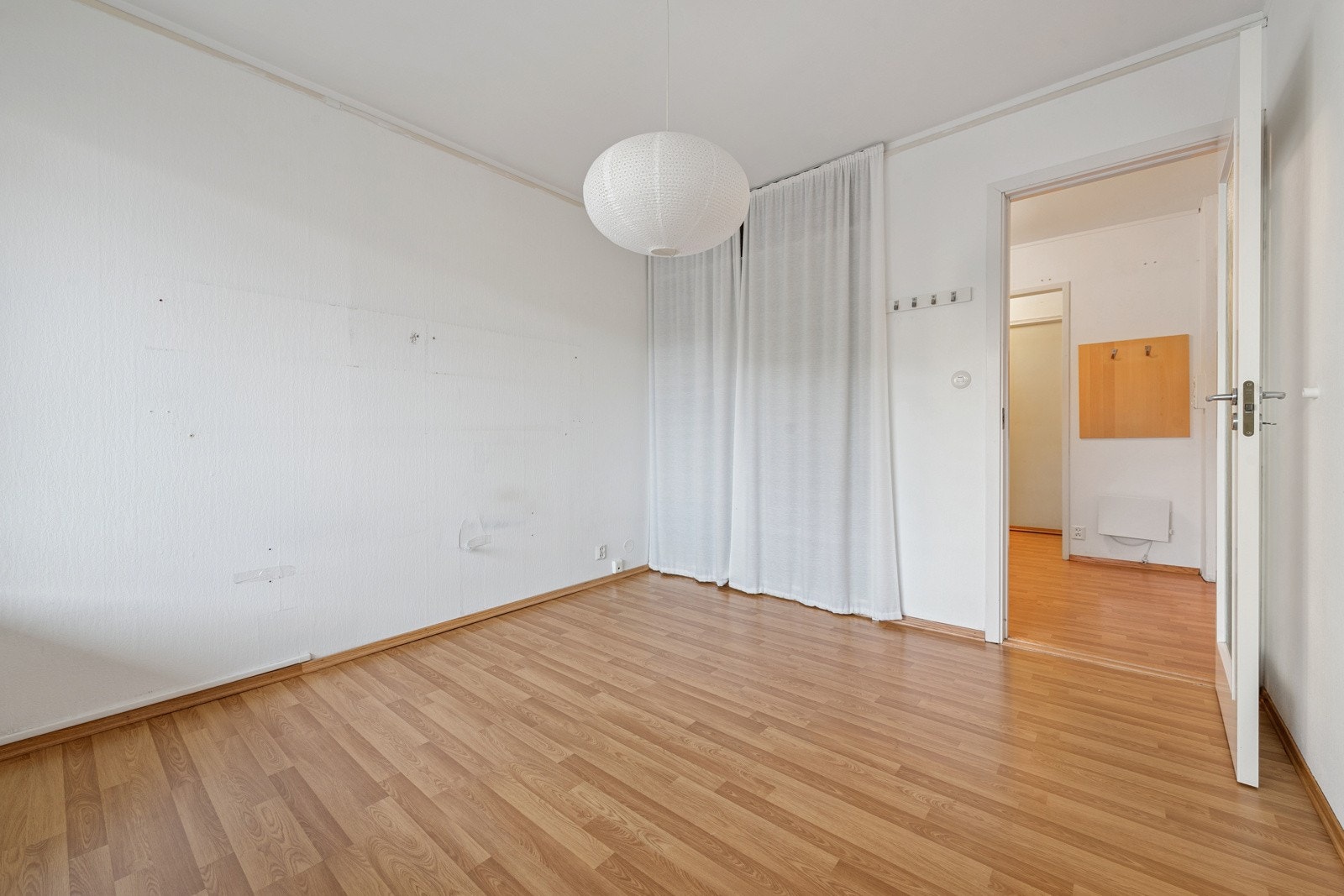 Hovedsoverommet med garderobeløsning. Galleribilde