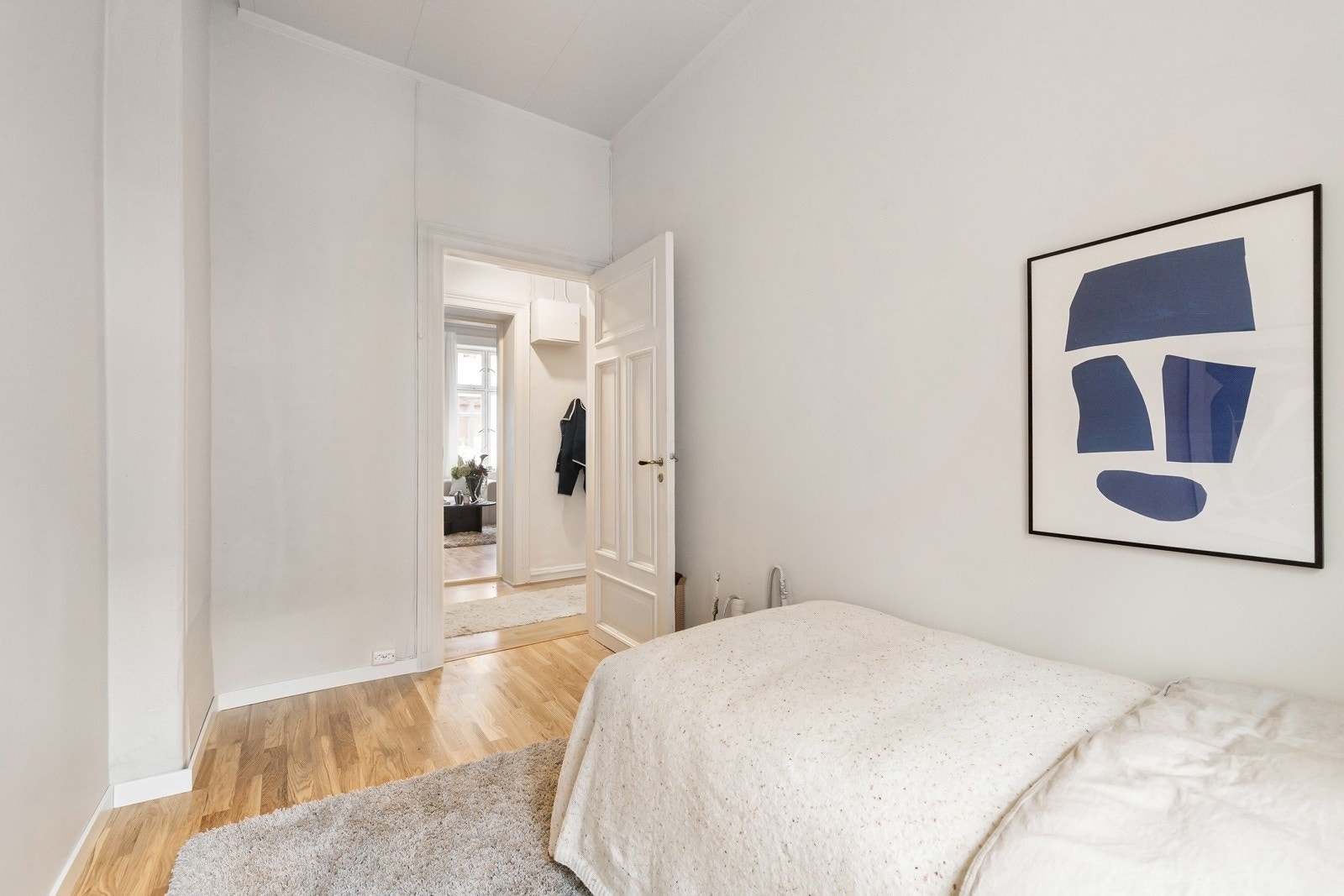 På dette rommet er det opplegg for vann og mulig å etablere kjøkken. Galleribilde