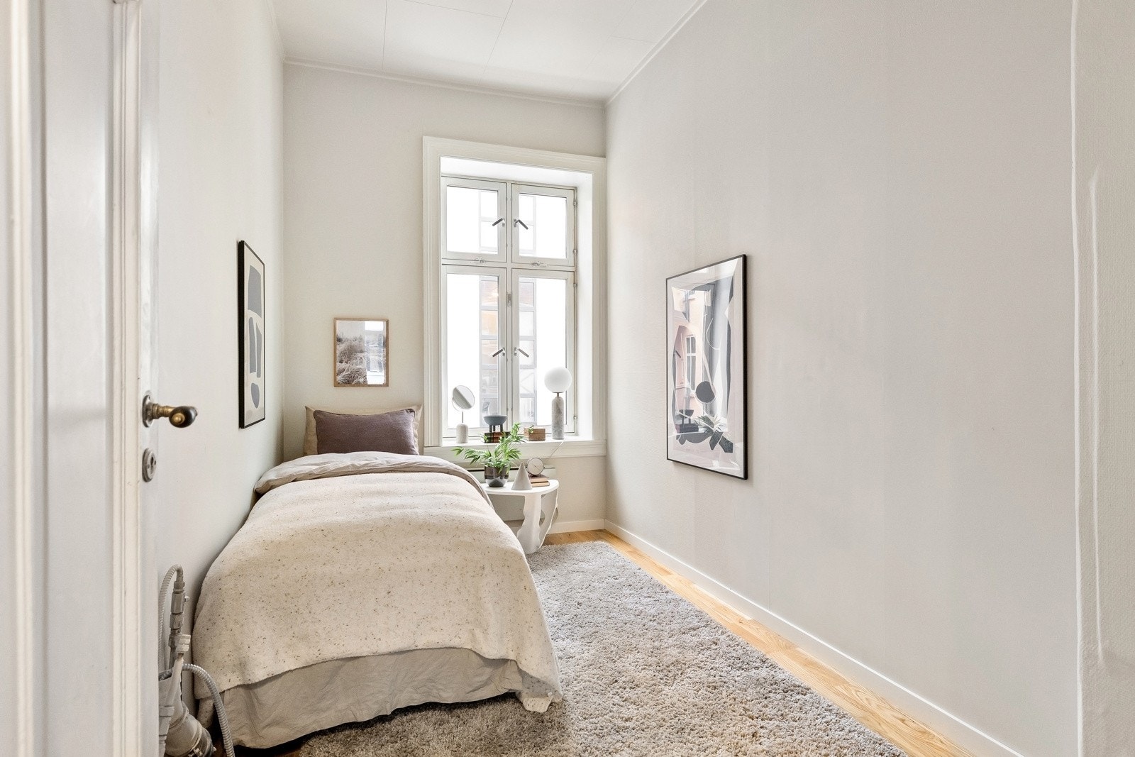 Rommet som i dag er innredet som soverom 2, er opprinnelig byggmeldt som kjøkken. Galleribilde