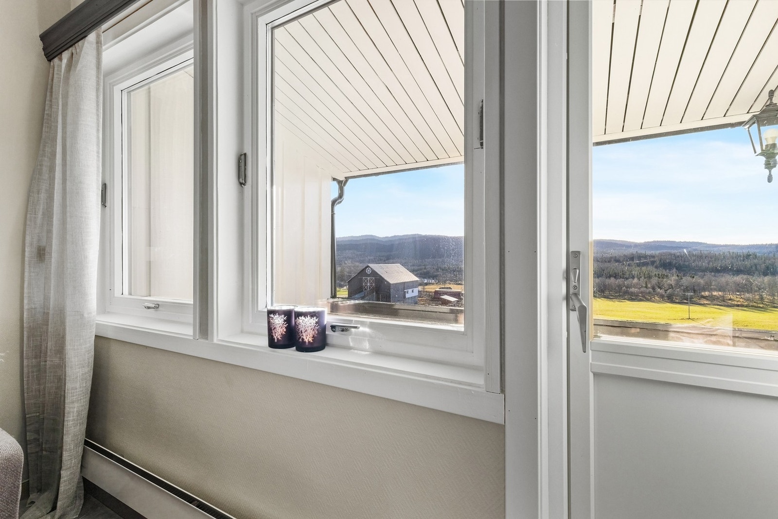 Store vindusflater med flott utsikt! Galleribilde