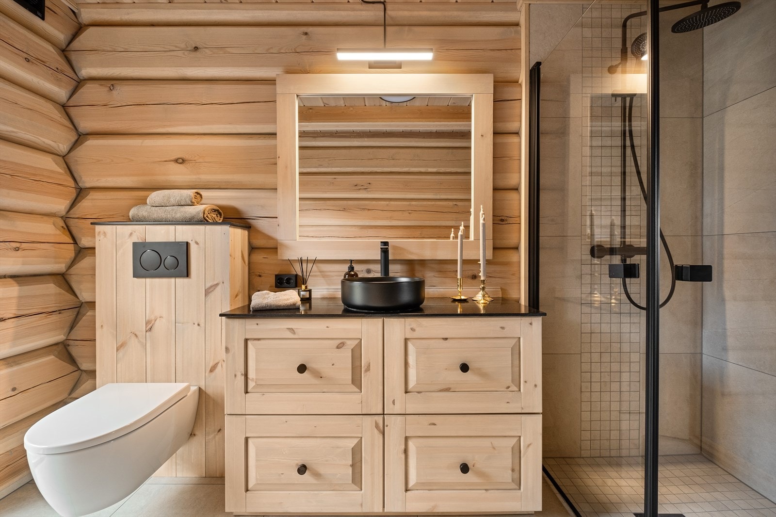 Håndlagde løsninger på begge bad. Galleribilde