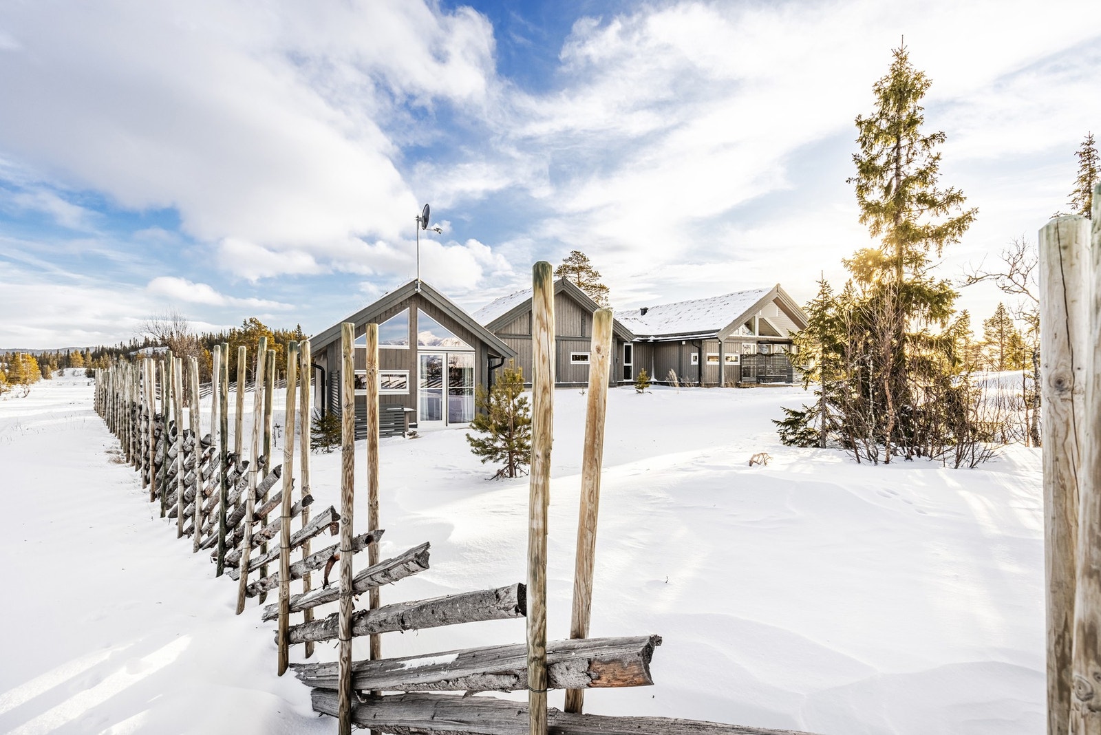 Velkommen til Strupa 3 - et vakkert fjelltun omkranset av flott fjellnatur! Galleribilde
