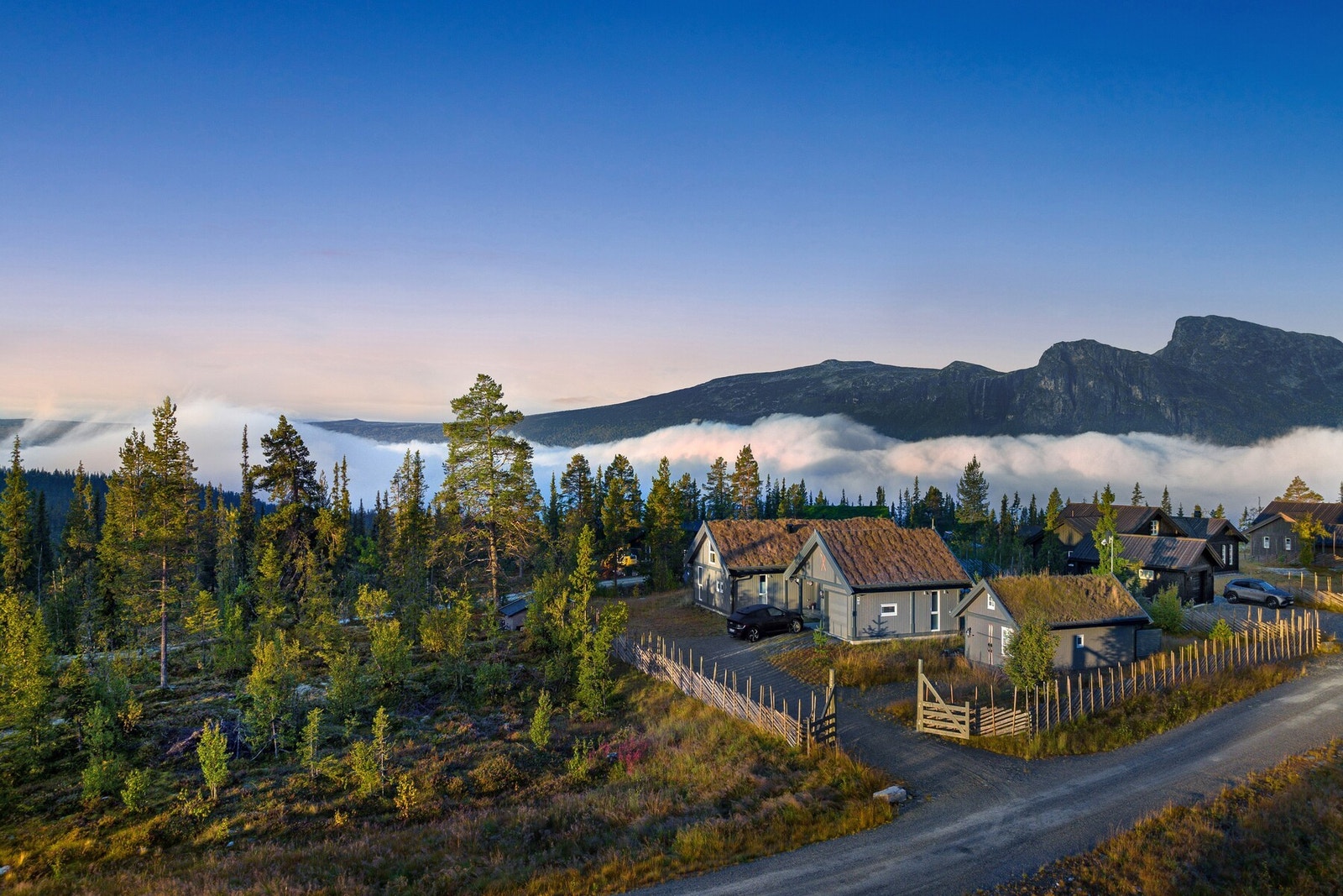 Velkommen til visning ved dette unike fjelltunet! Galleribilde