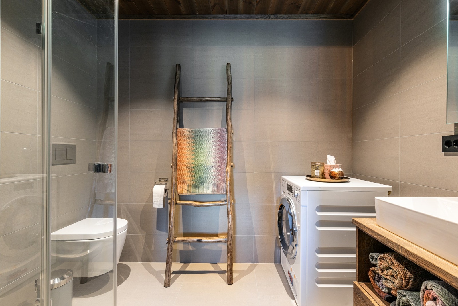 Badet har opplegg for vaskemaskin. Galleribilde