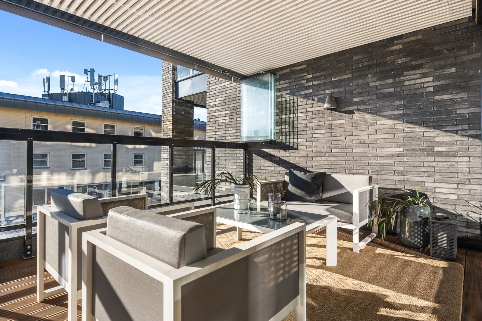 Stor solrik terrasse Galleribilde