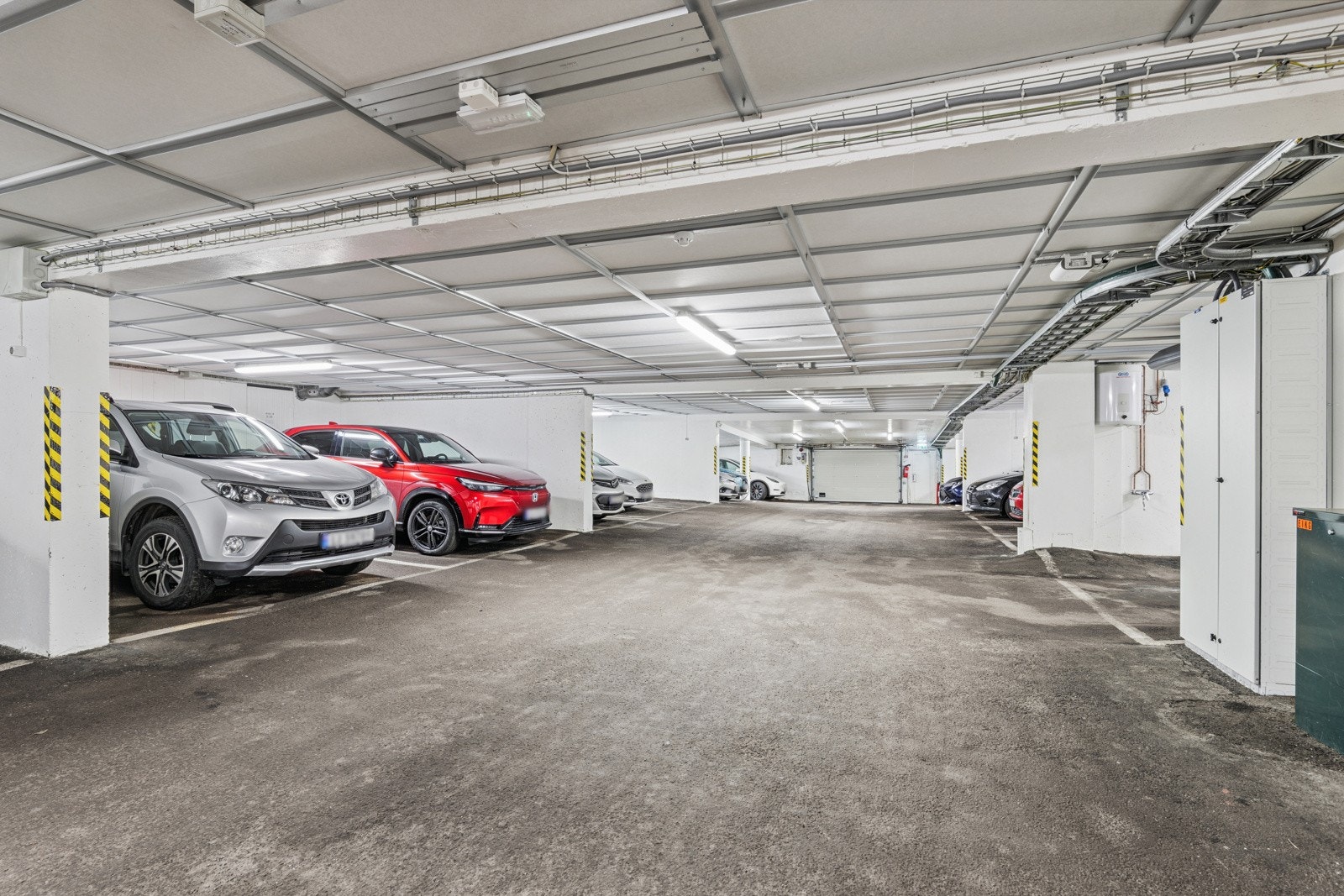 Garasjeplass i kjeller Galleribilde