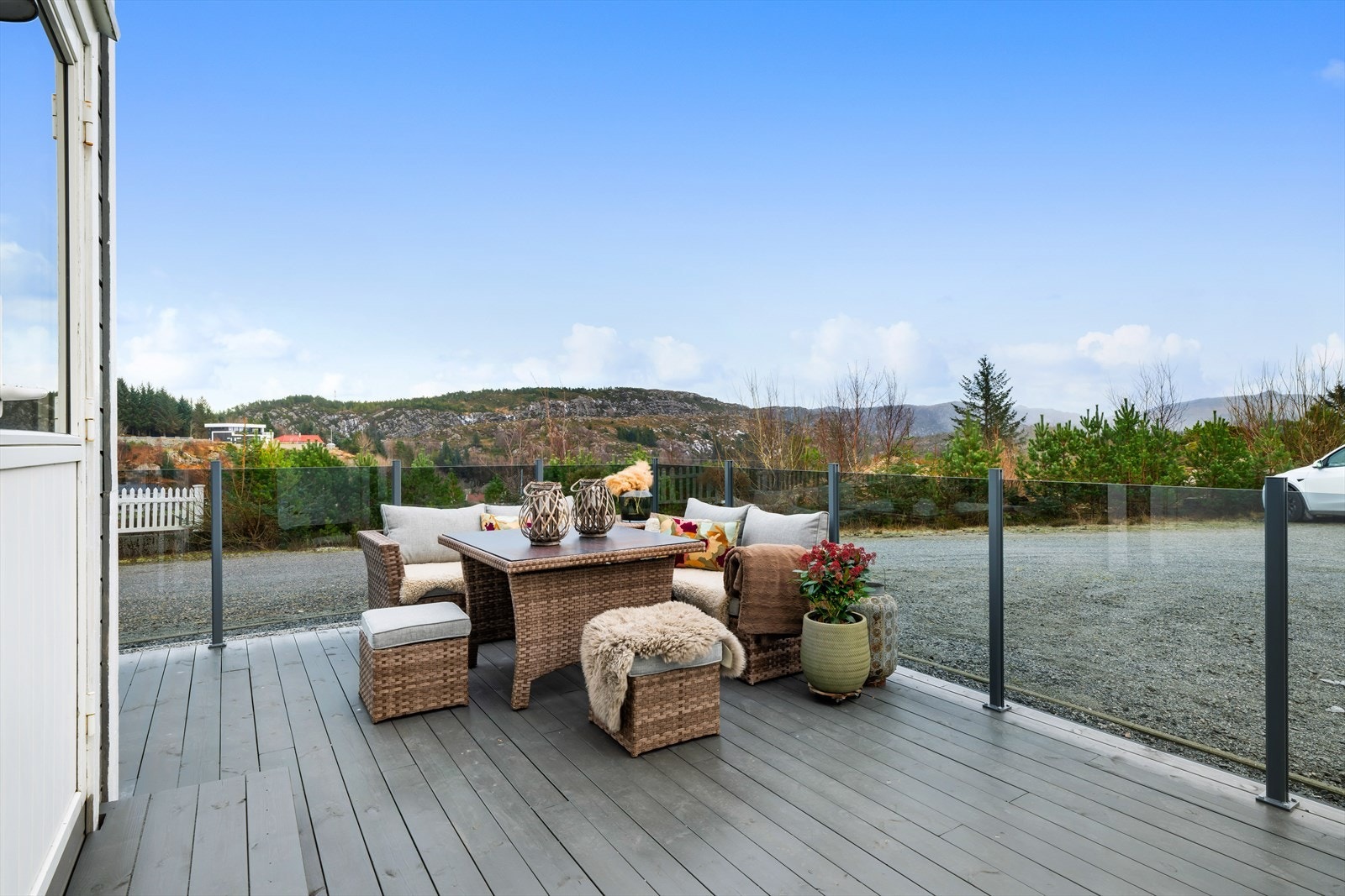 Terrasse fra 2025 med plass til utemøbler. Galleribilde