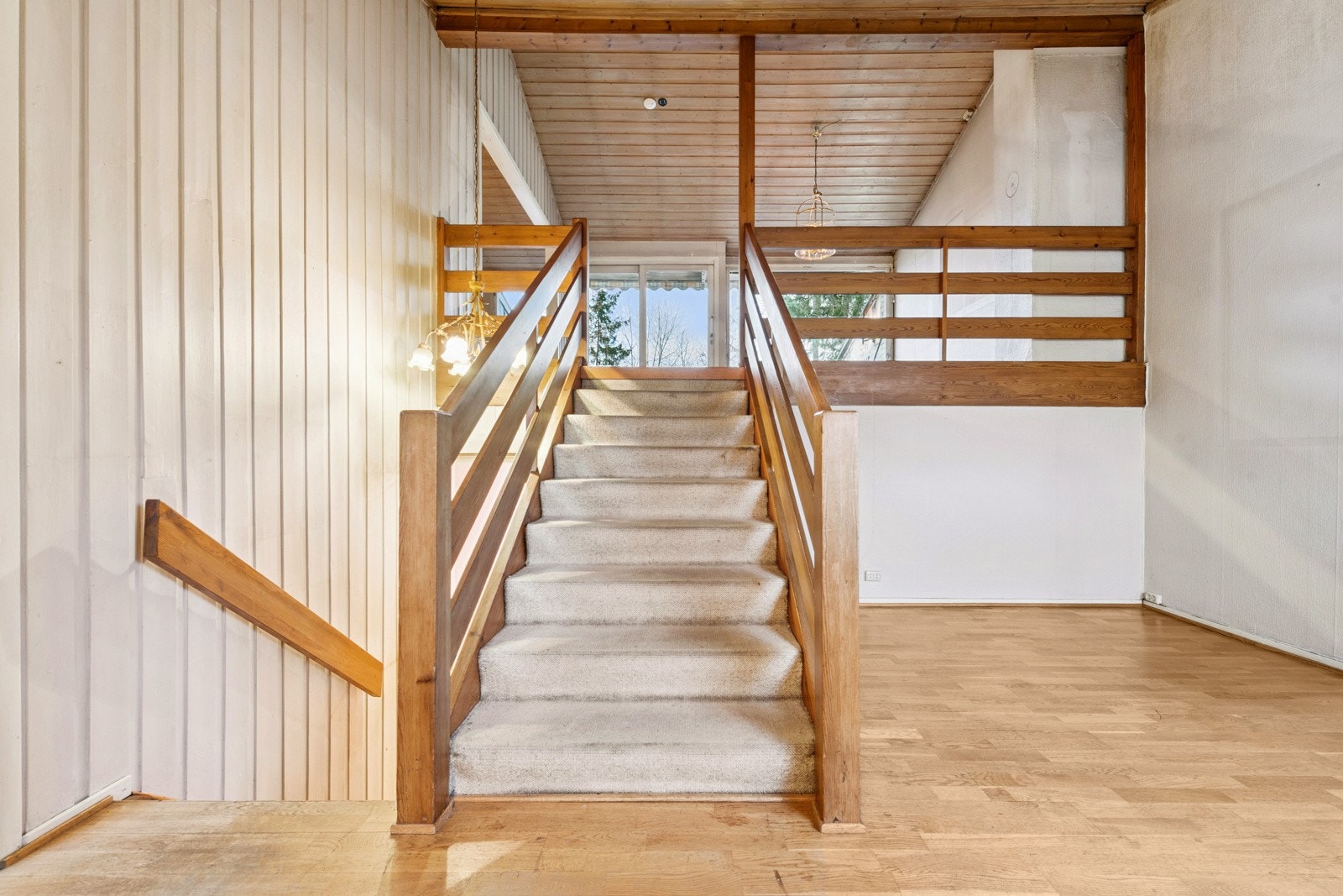 Lyse og luftige halvetasjer gir boligen sjel og romslighet. Galleribilde