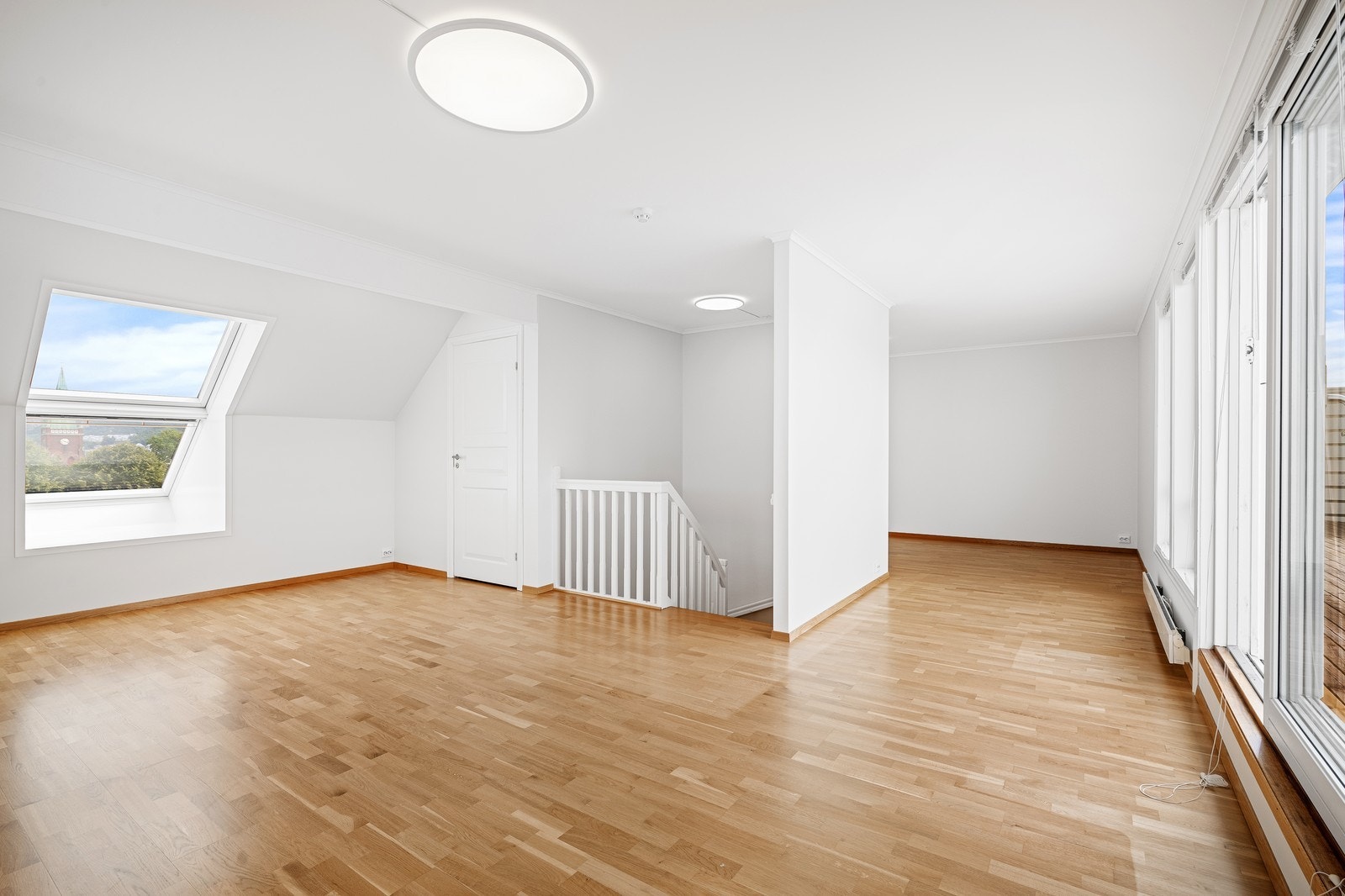 Lys og luftig loftstue Galleribilde