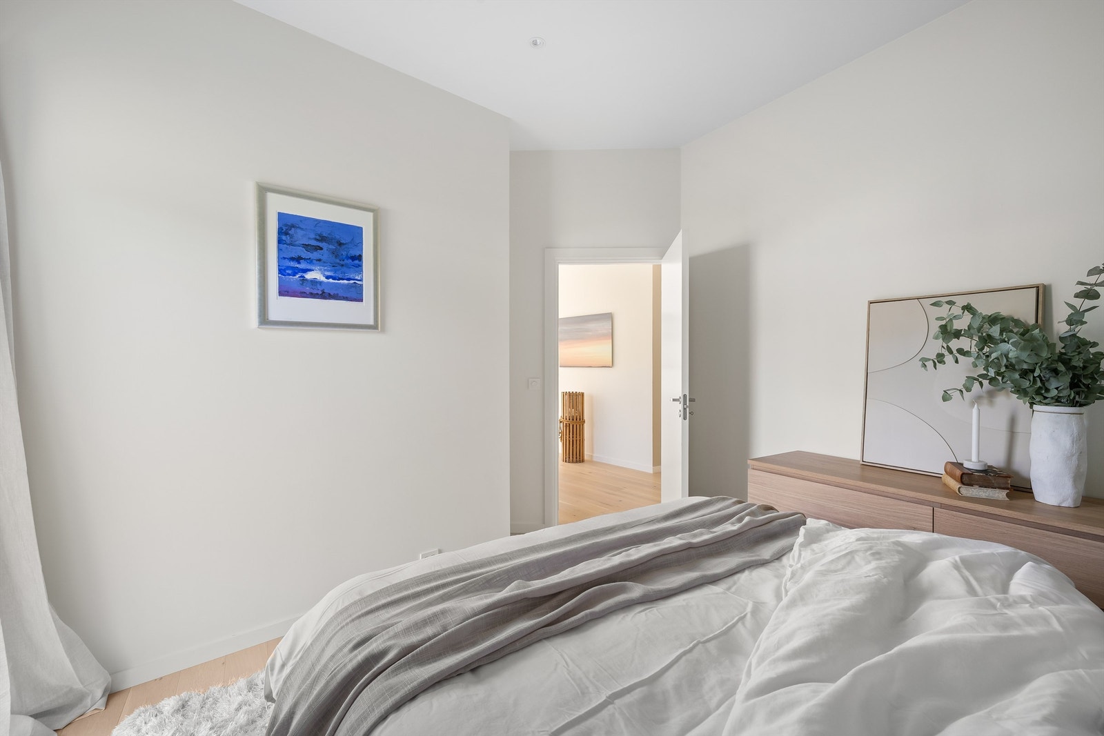 Lyse overflater gir et rent og ryddig uttrykk. Galleribilde