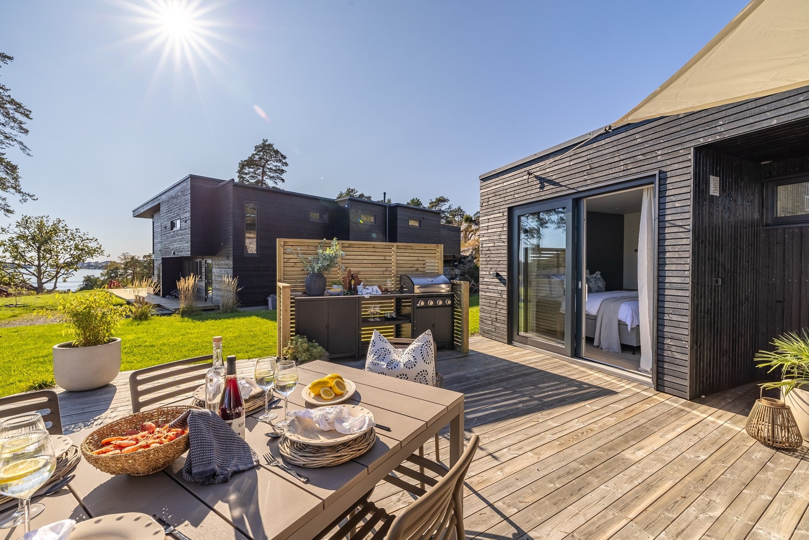 Terrassen er orientert for å fange solen fra morgen til kveld. Galleribilde