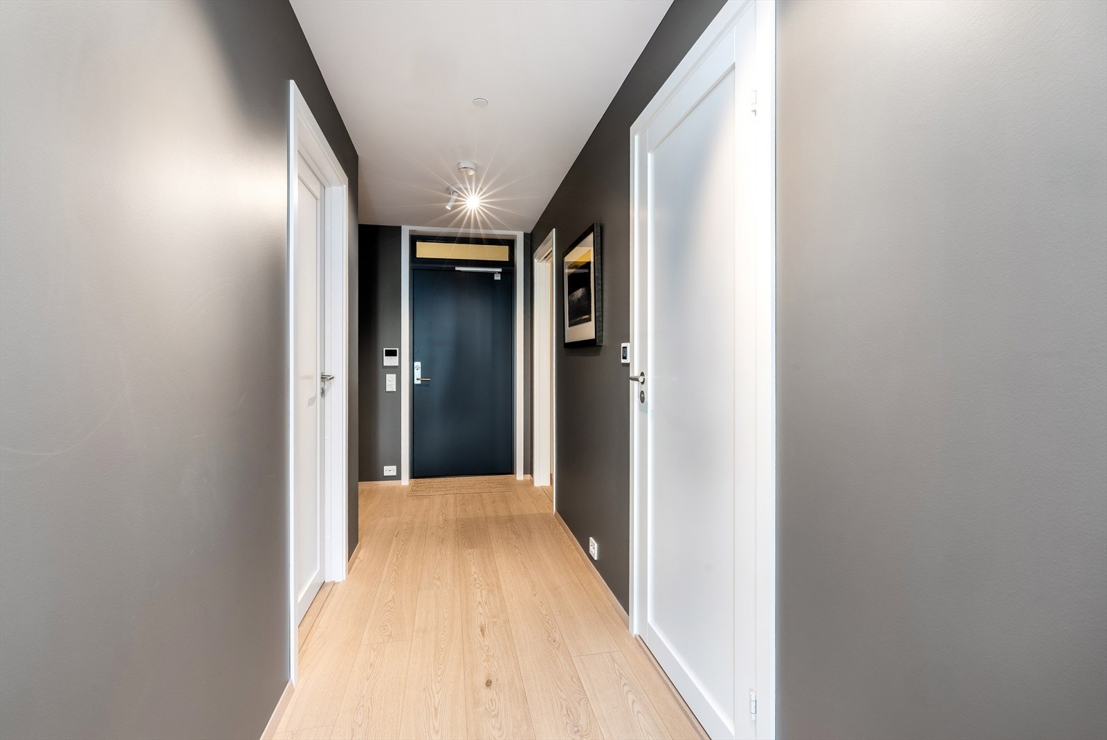 Gang. Det er lagt demping/pakning i alle innerdører Galleribilde