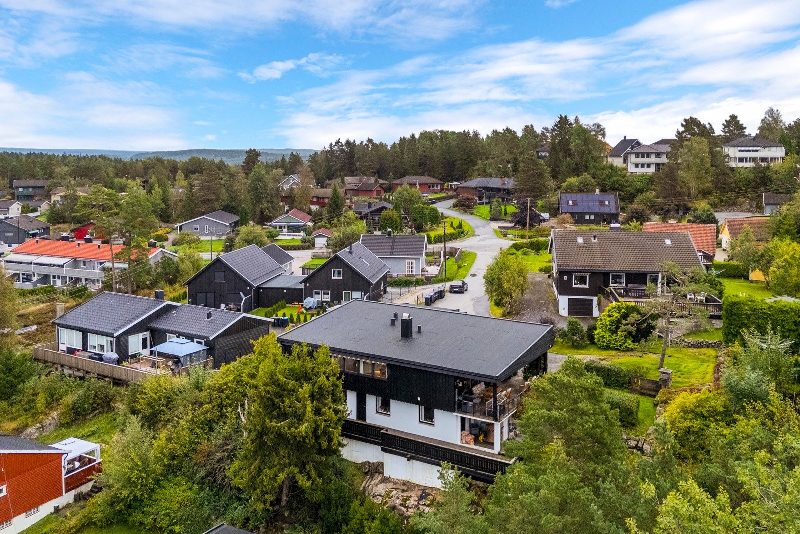 Beliggende høyt og innerst i stikkveien Galleribilde