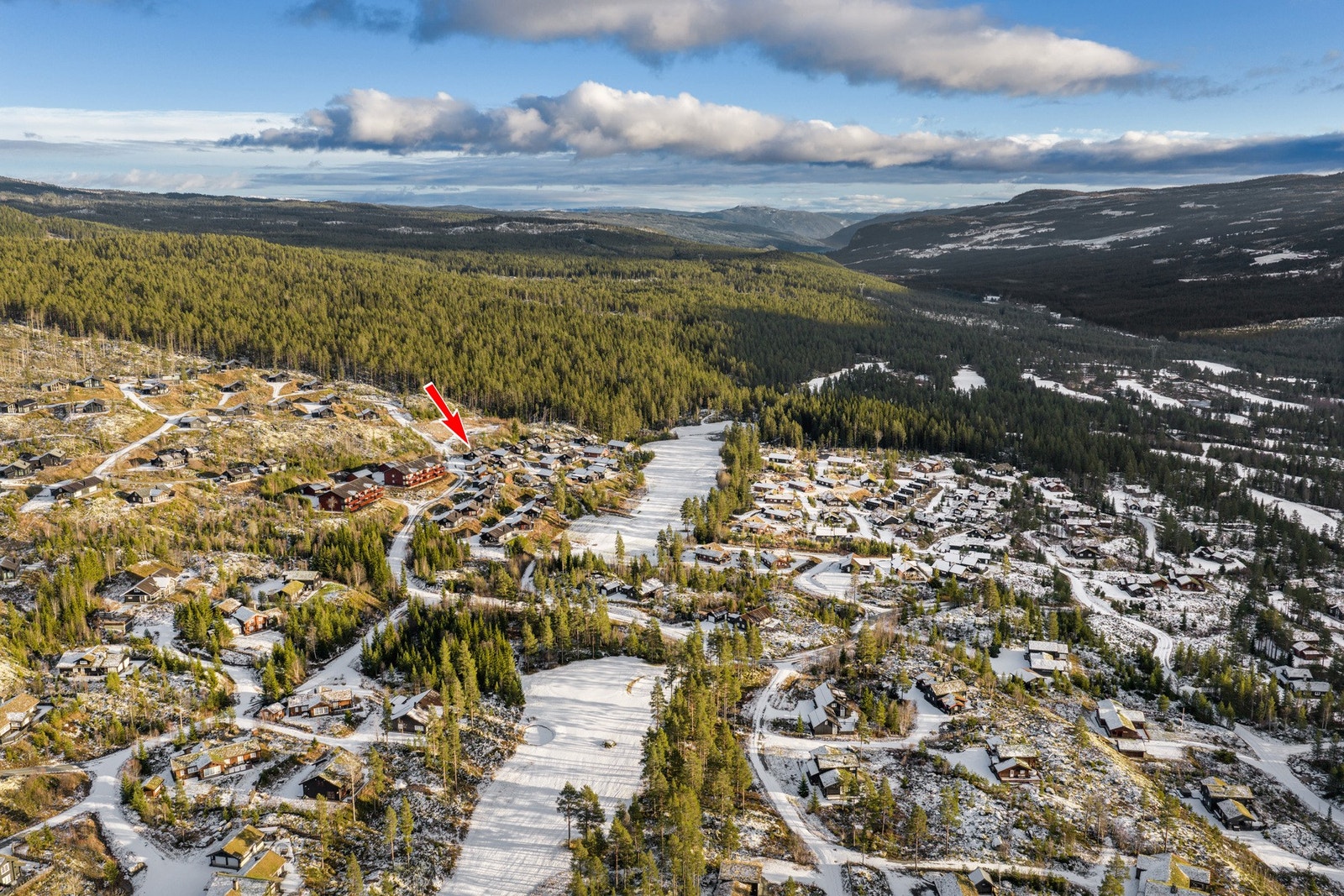 Hyttas plassering på området Golf Alpin! Galleribilde