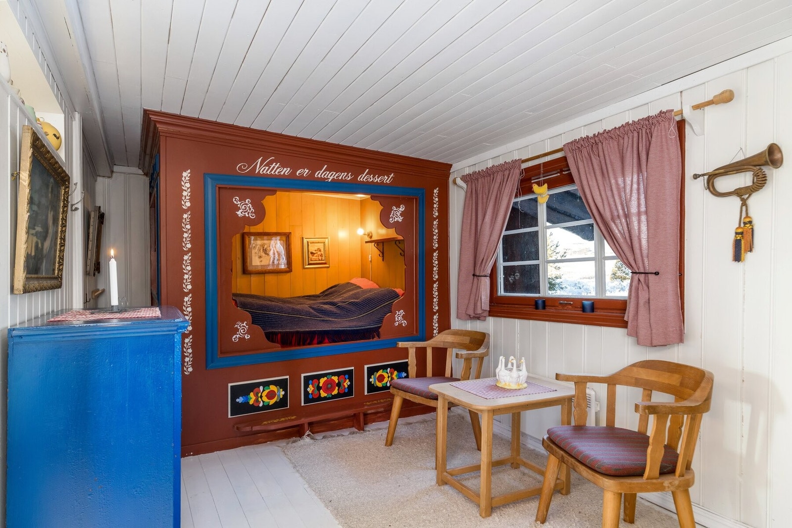 To gode sengeplasser i himmelseng. Galleribilde