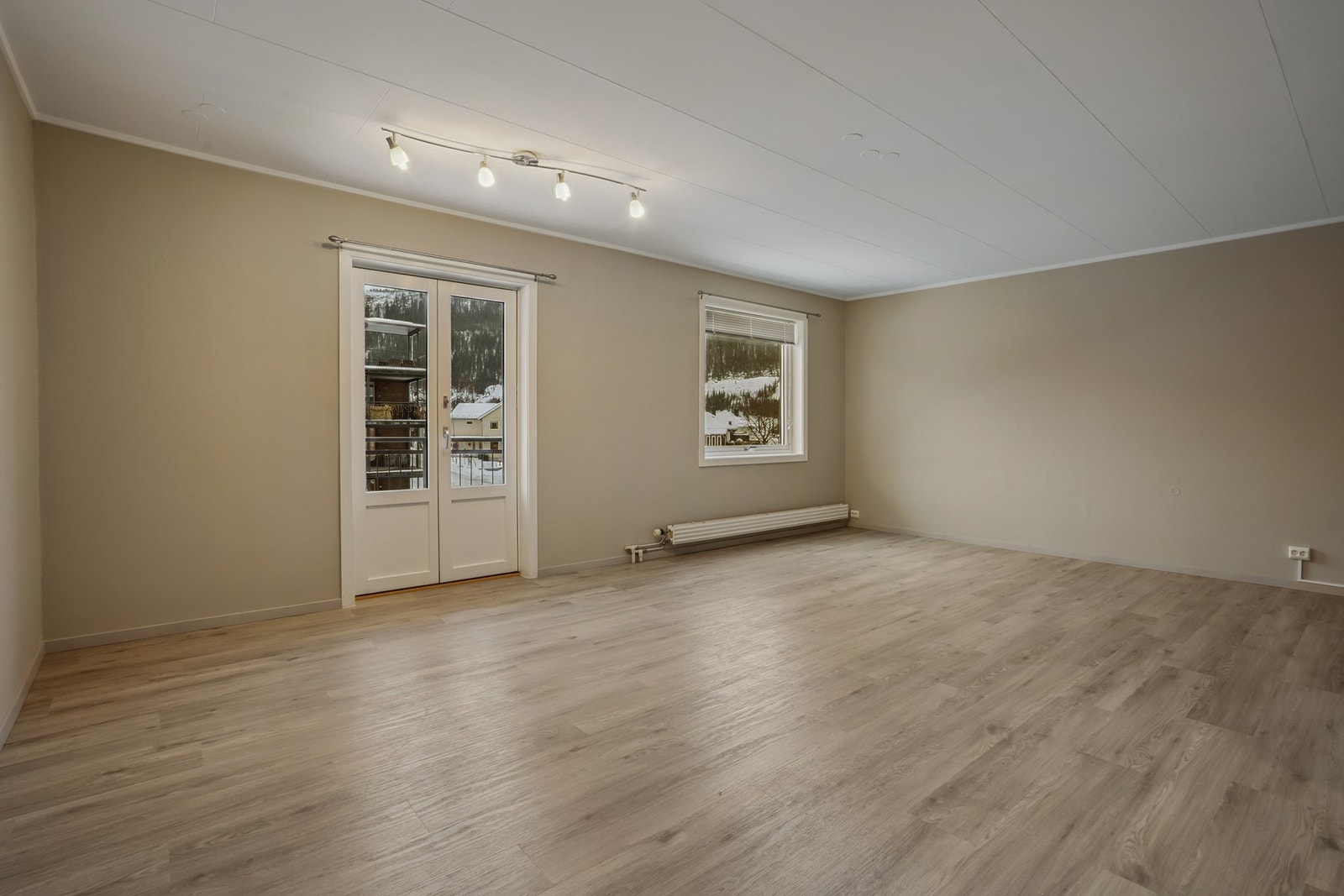 Selveid 3- roms med garasjeplass og sportsbod. Heis og felles takterrasse. Galleribilde