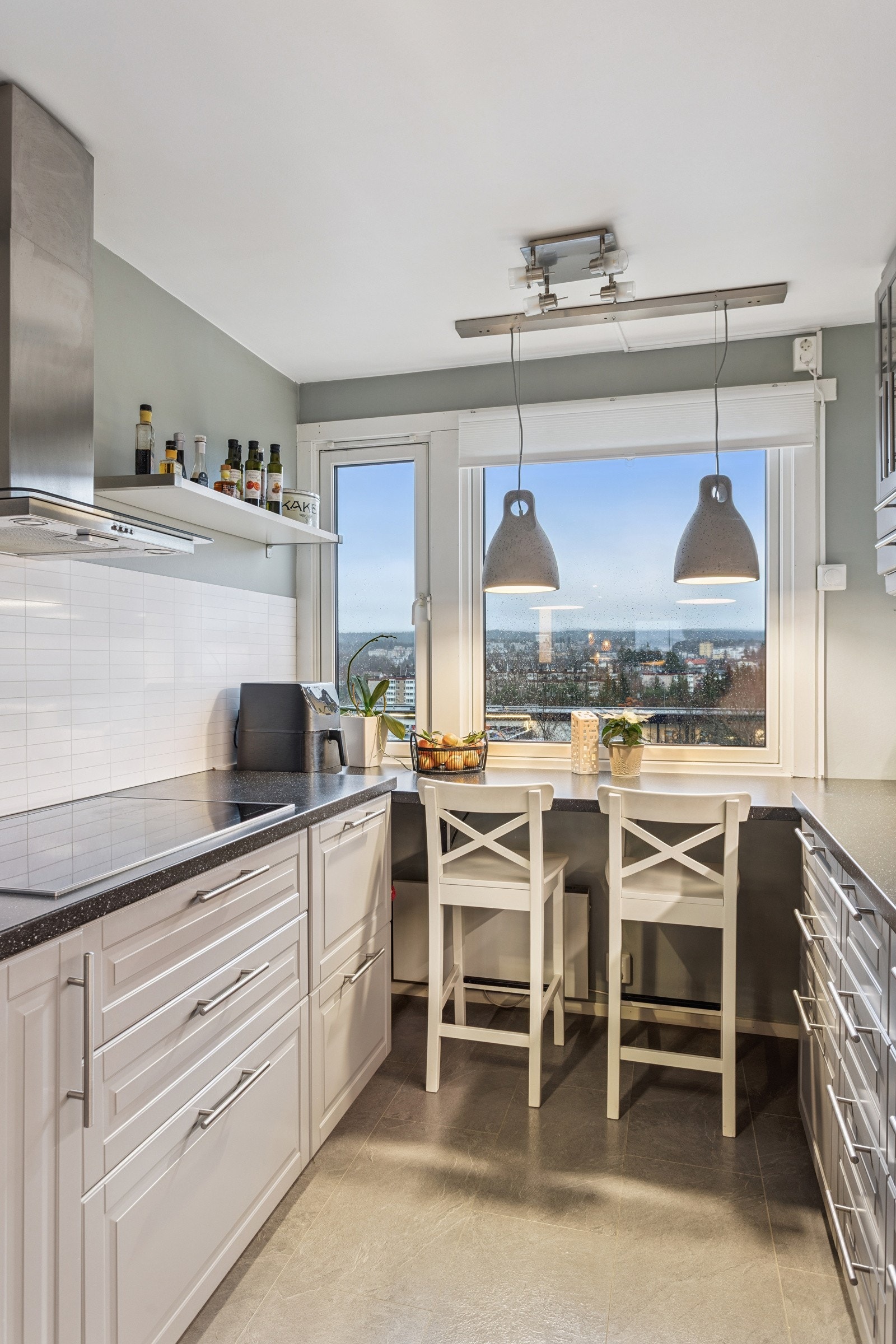 Hyggelig sitteplass med fin utsikt. Galleribilde