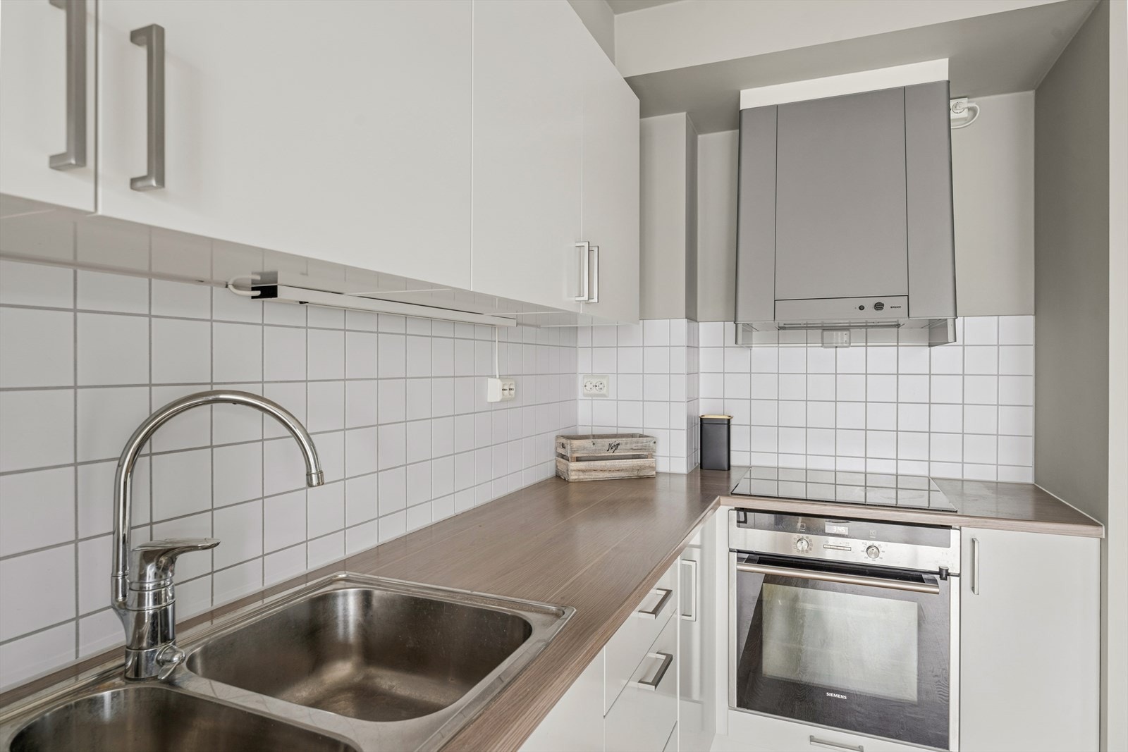 Vedr. hvitevarer, se pkt. "løsøre og tilbehør" i salgsoppgaven. Ventilator tilkoblet ventilasjonsanlegget sikrer god luftkvalitet. Galleribilde