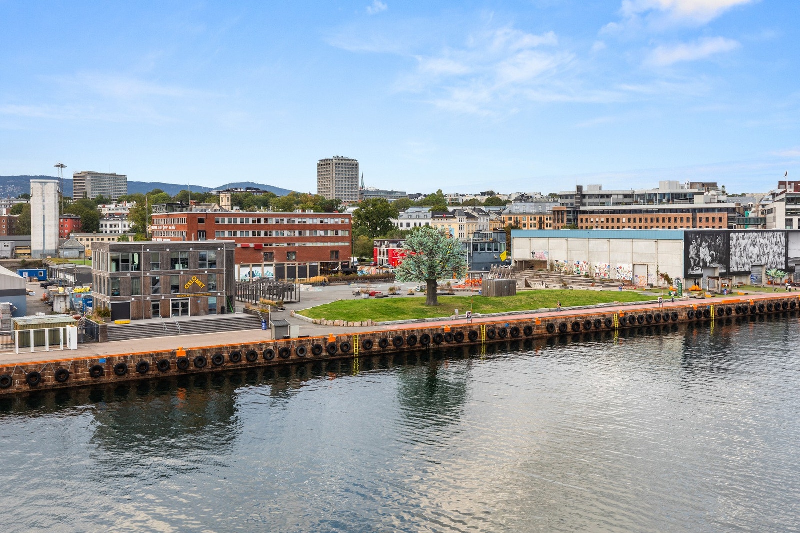 Med den sentrale beliggenheten på Tjuvholmen har du et utvalg av fasiliteter de fleste bare kan drømme om. Galleribilde