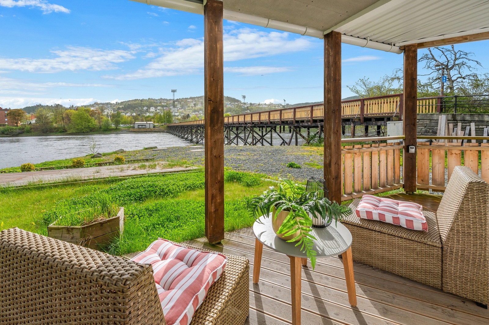 Vestvendte uteplasser med lang solgang. Galleribilde