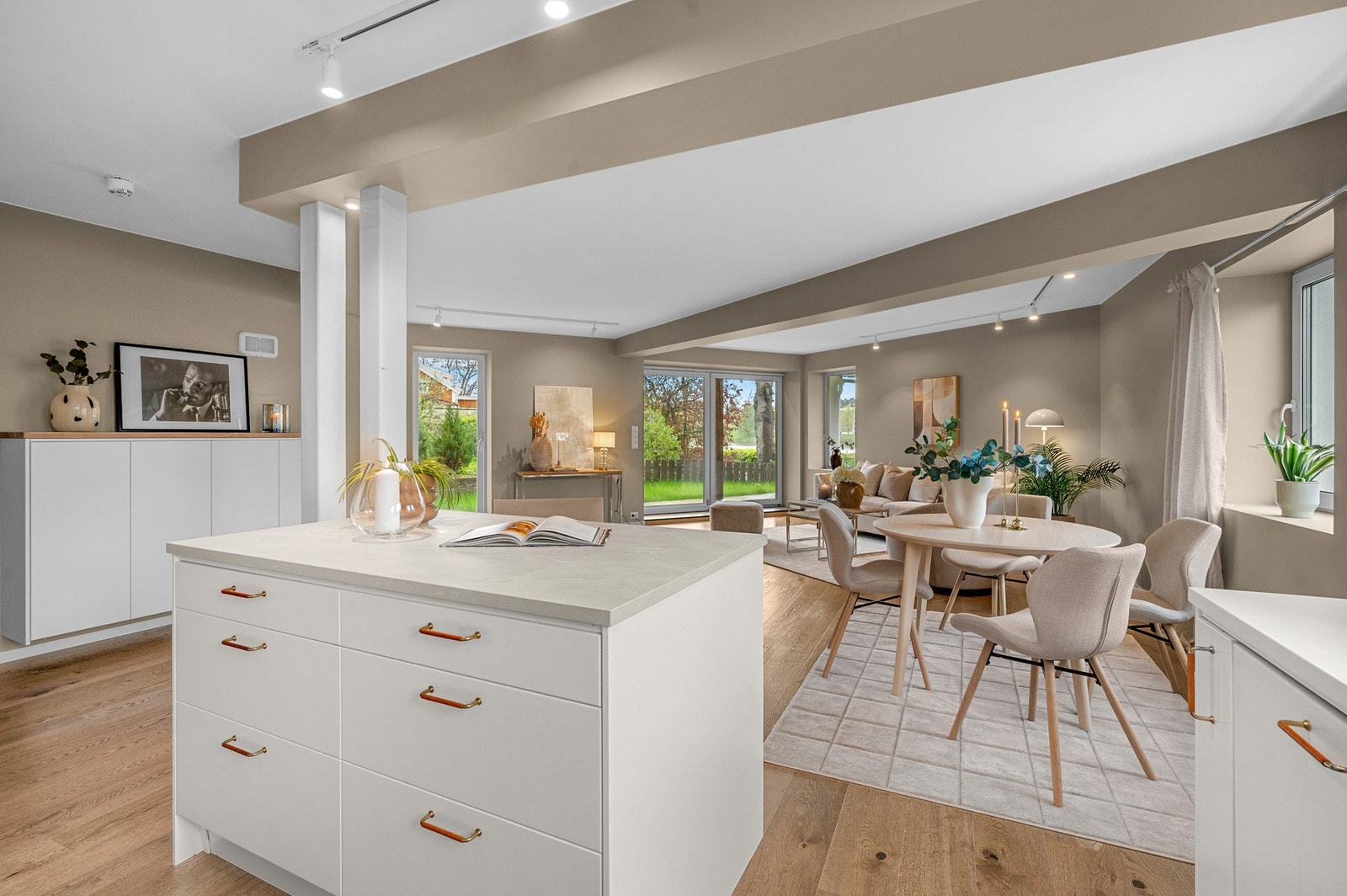 Det er balansert ventilasjon i leiligheten som sørger for behagelig inneklima. Galleribilde