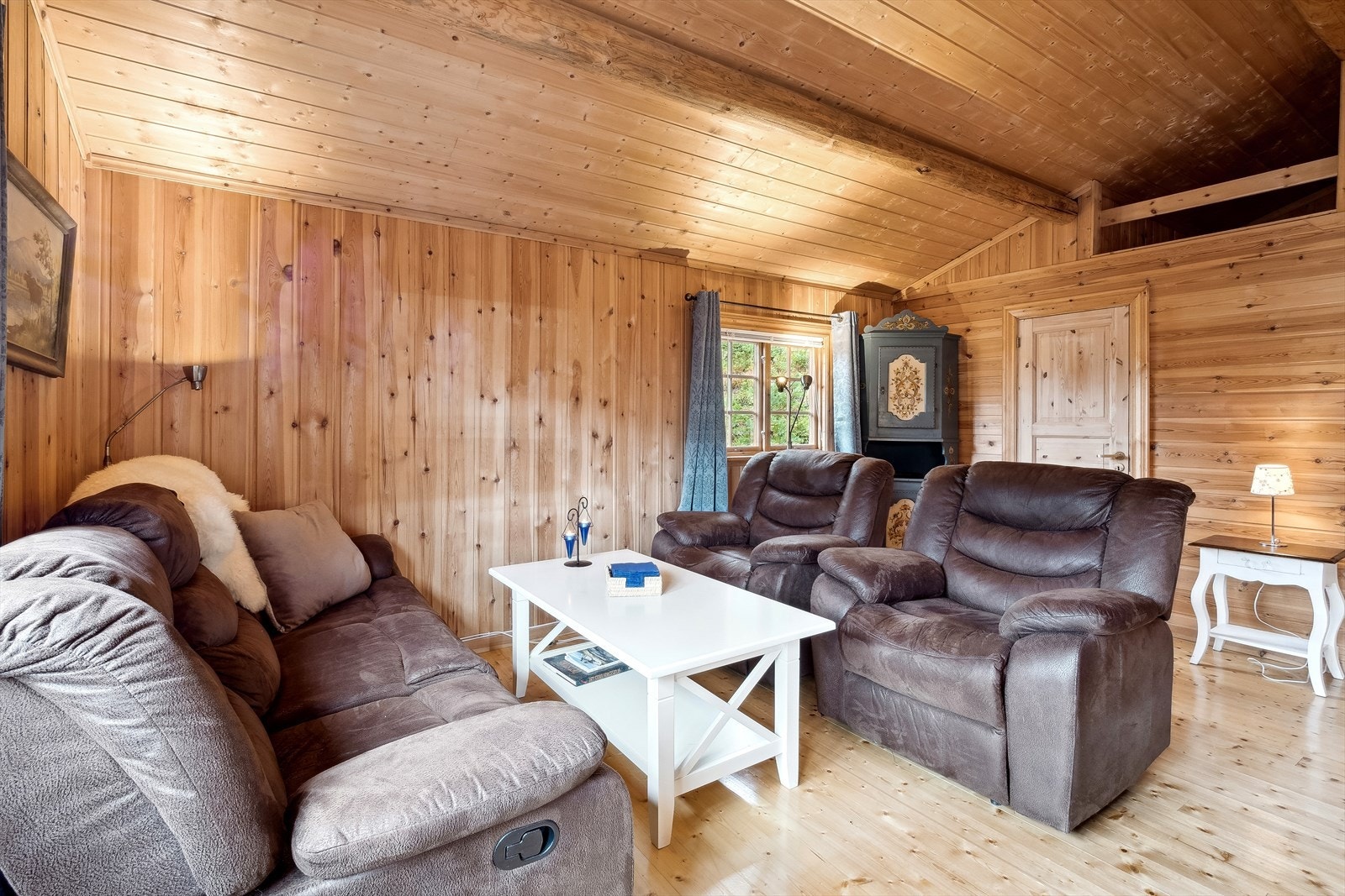 God plass til større sofagruppe om ønskelig. Galleribilde