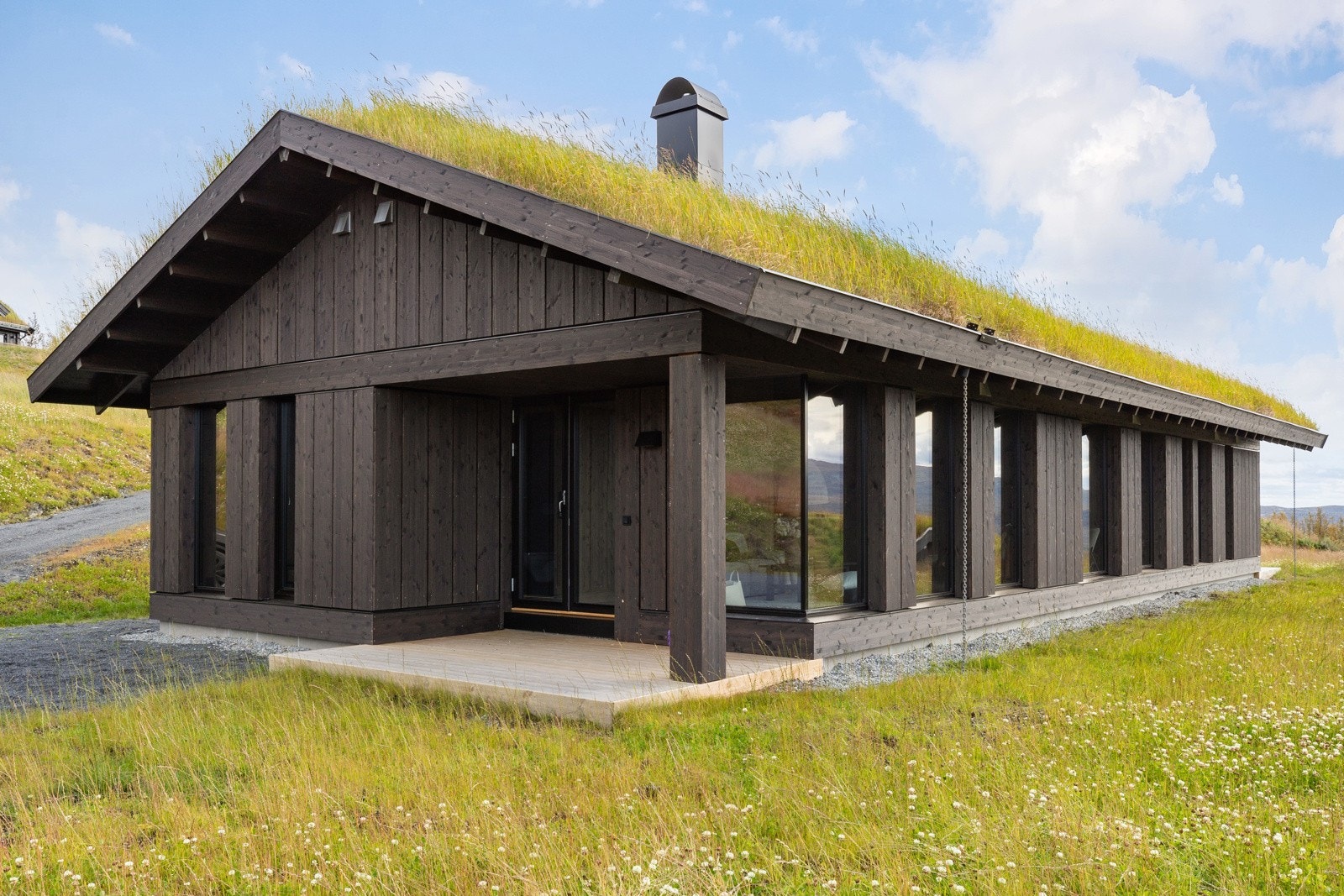 LEVE Hytter selges ikke på pris, men på ekte håndverk og dyp kunnskap Galleribilde