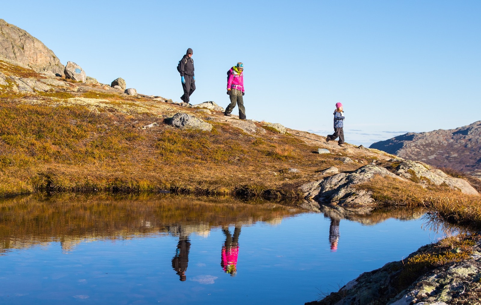 Høsttur med familie og venner. Foto Simen Berg. Galleribilde