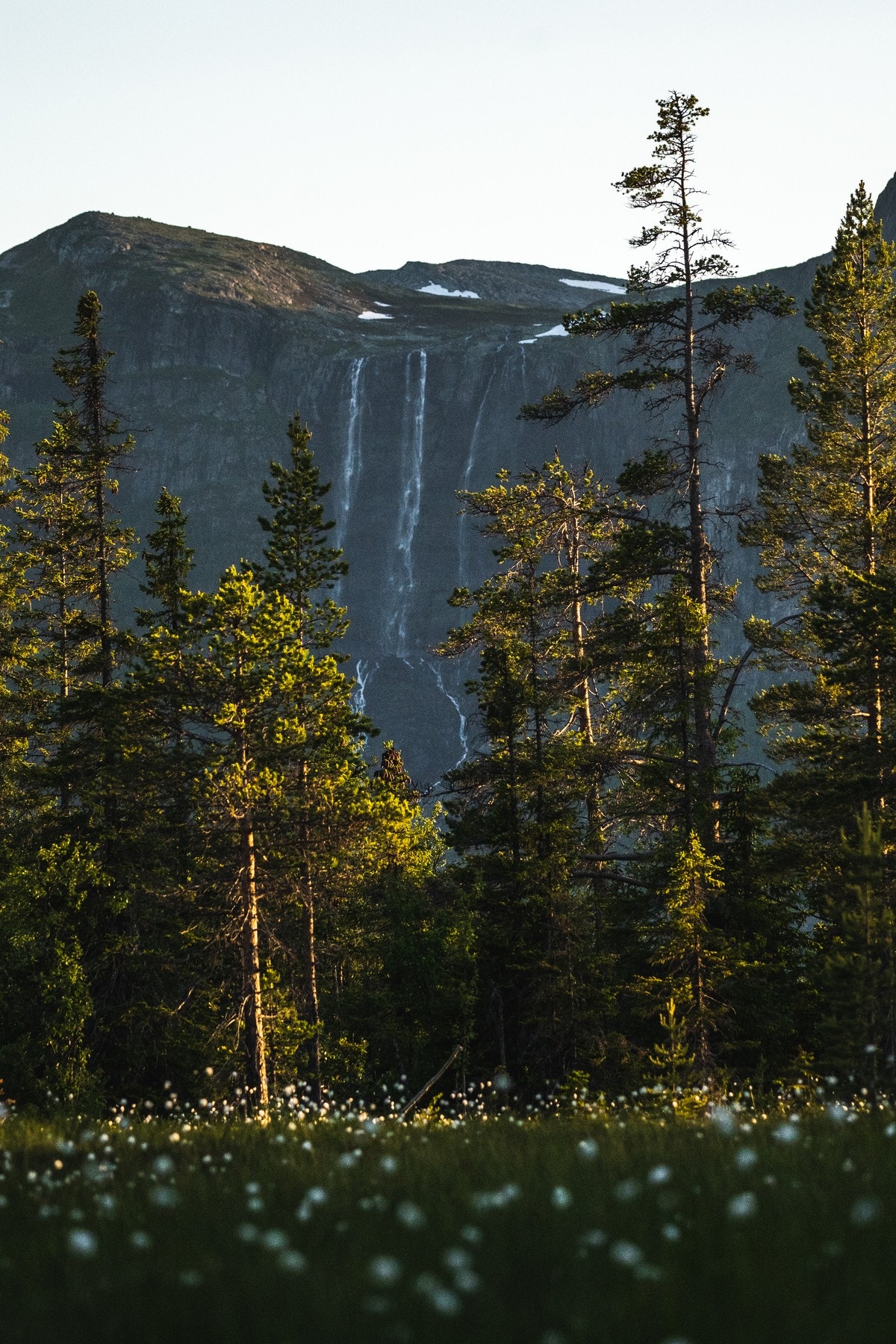 Hydnefossen er et populært turmål. Foto Knut Trøim Galleribilde