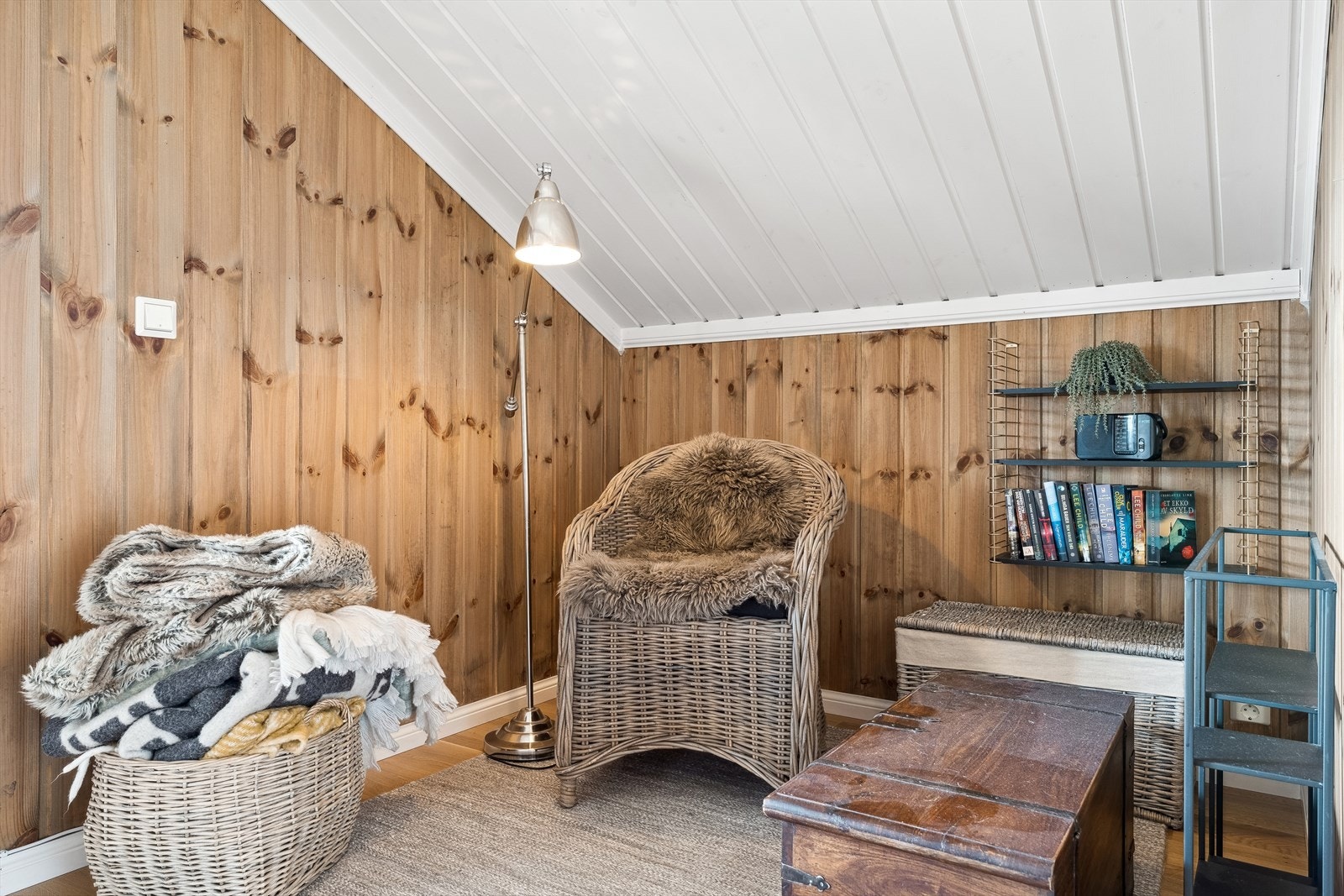 Stua har en lesekrok i ro og fred Galleribilde