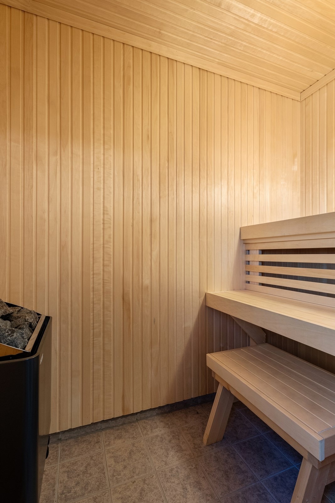 Badstue som innbyr til deilig avslapping etter en lang dag ute i skog og fjell - Badstuovn type Lagerholm Finnsauna - Rommet er ikke bygget som et "rom-i-rom" Galleribilde