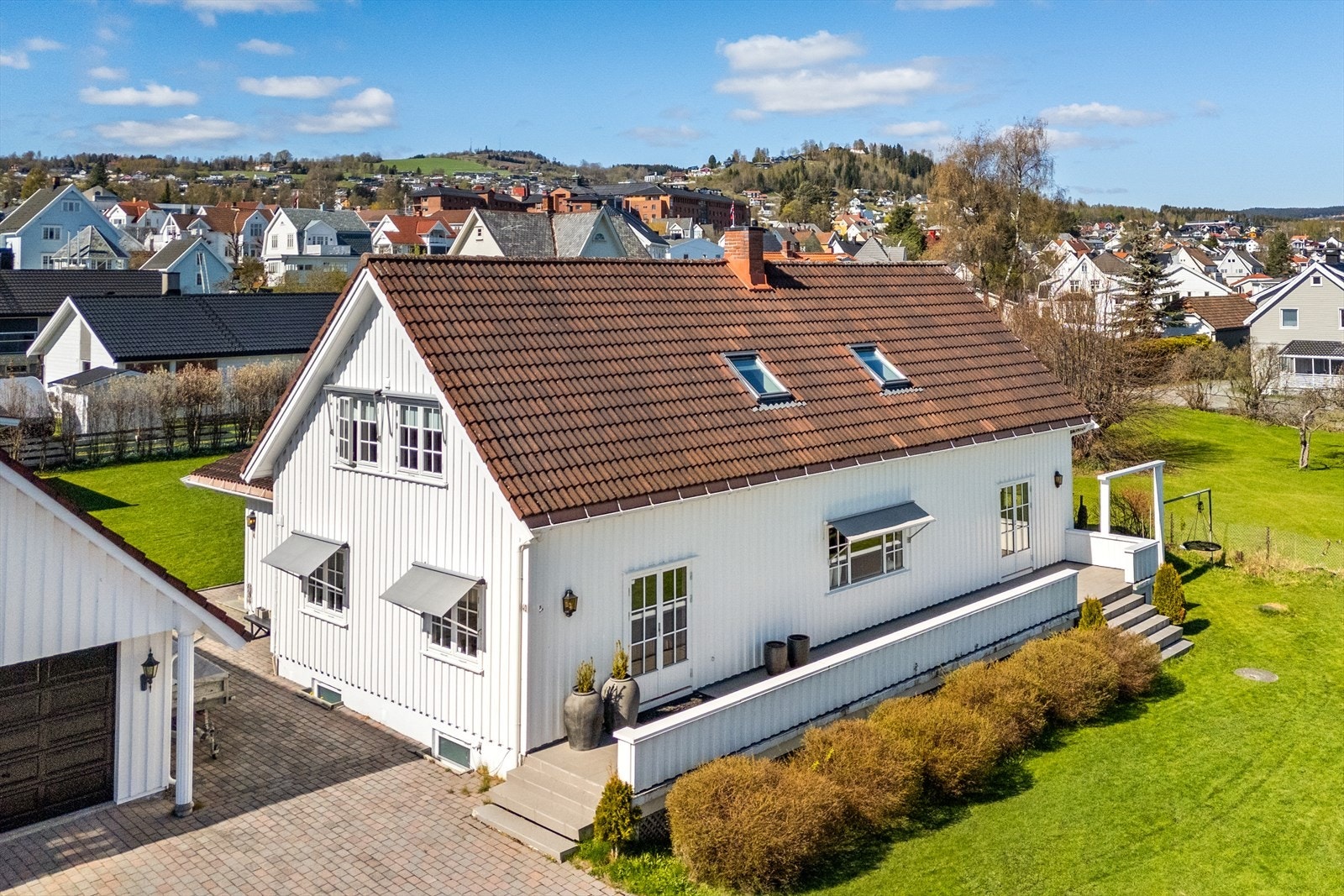 Flott enebolig med sentral beliggenhet. Galleribilde