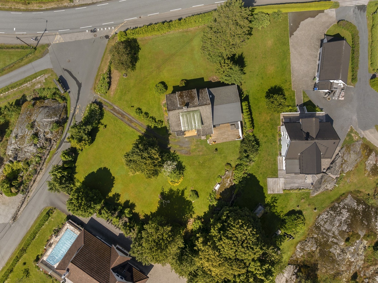 For en nøyaktig grensebestemmelse anbefales rekvirering av ny oppmåling. Kjøper overtar risiko for eventuelt avvik. Galleribilde