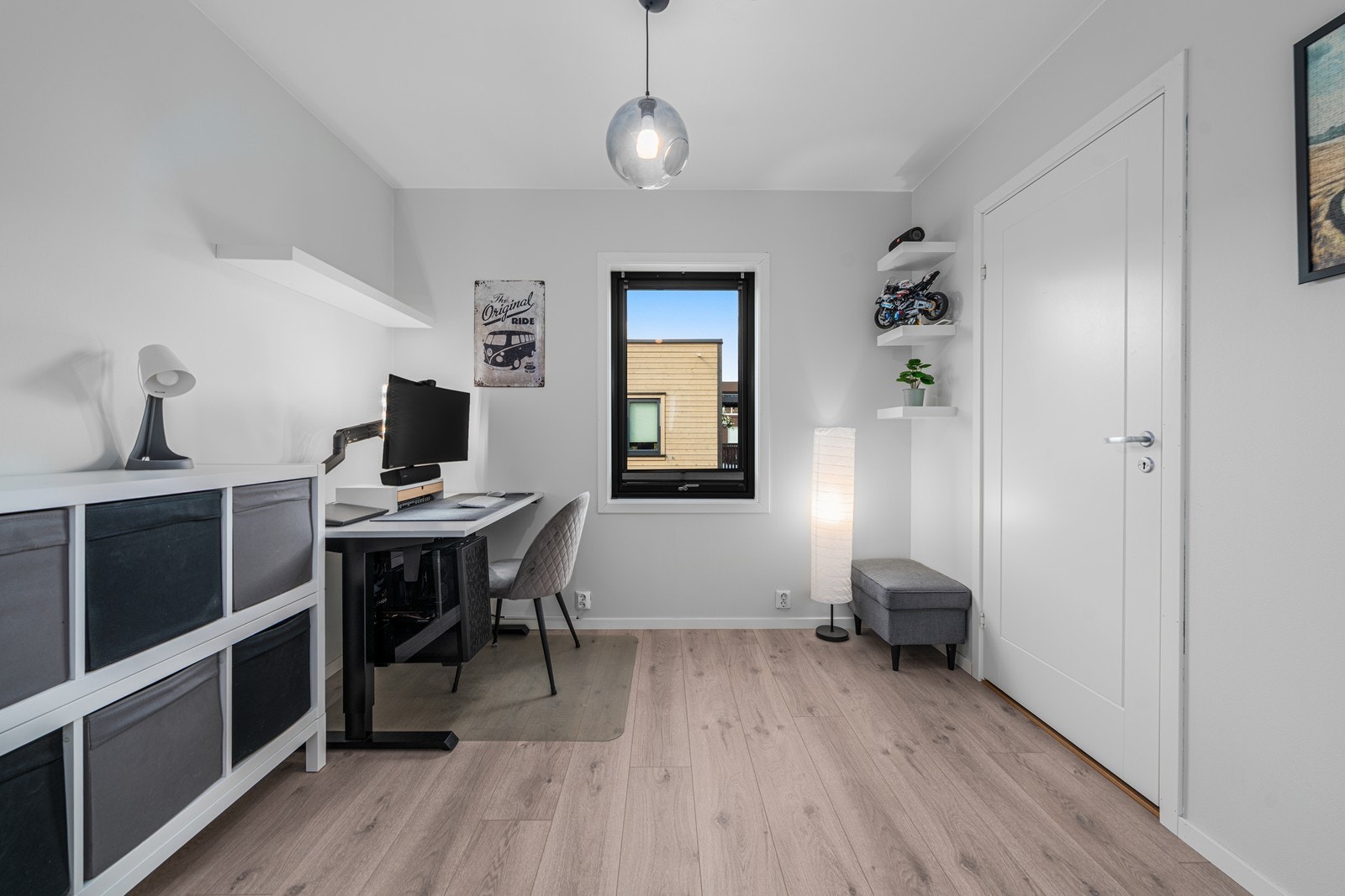 Soverom 3 med adkomst til innvendig bod. Galleribilde