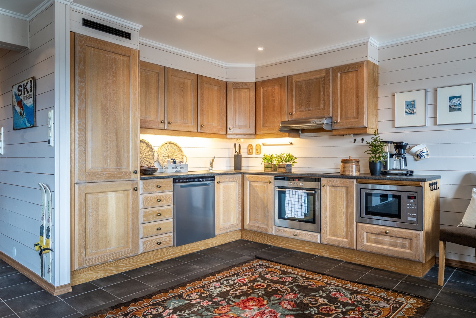 Kjøkkeninnredning i god kvalitet. Galleribilde