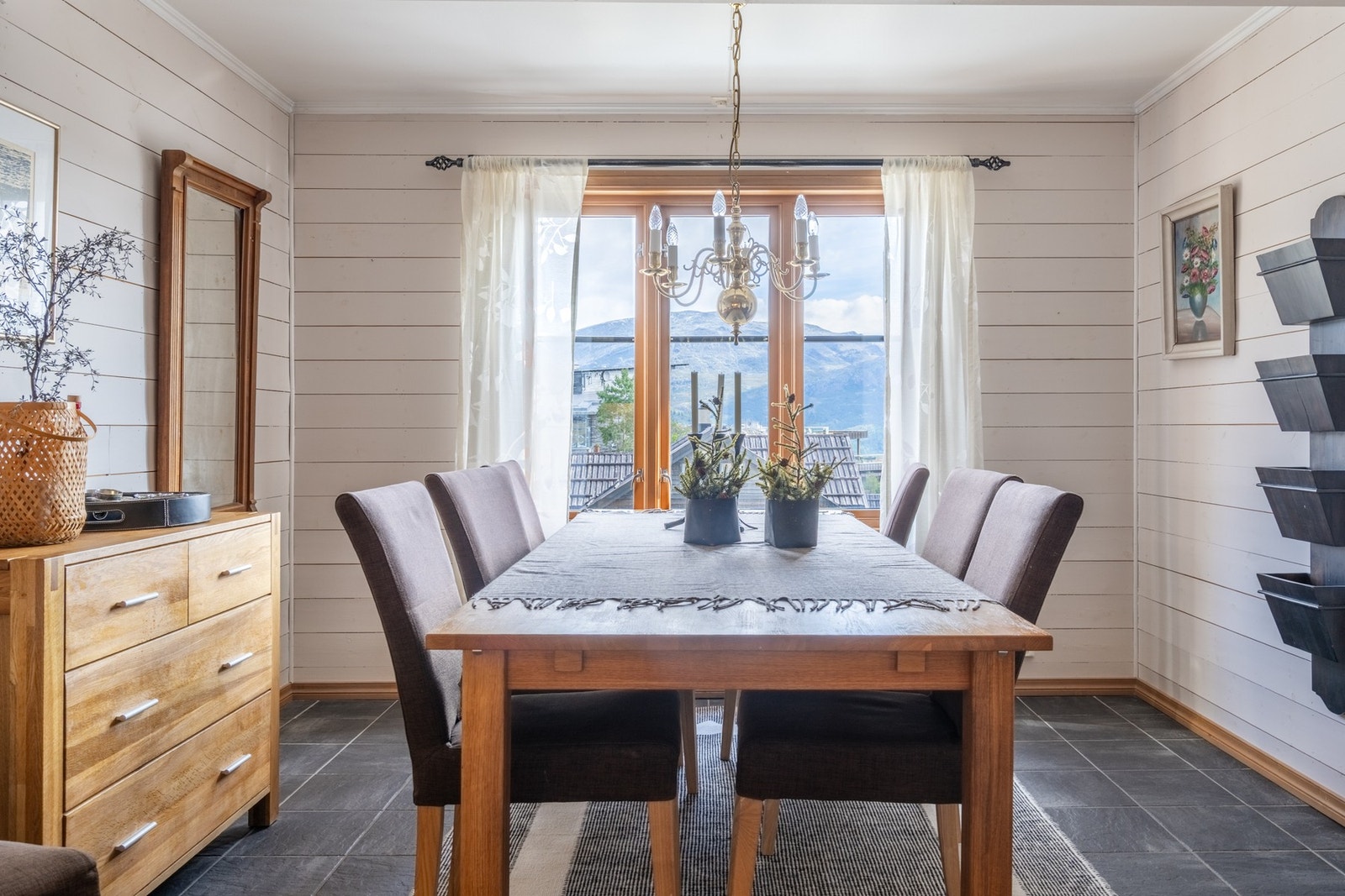 Her kan man nyte et hyggelige måltid med familie og venner. Galleribilde